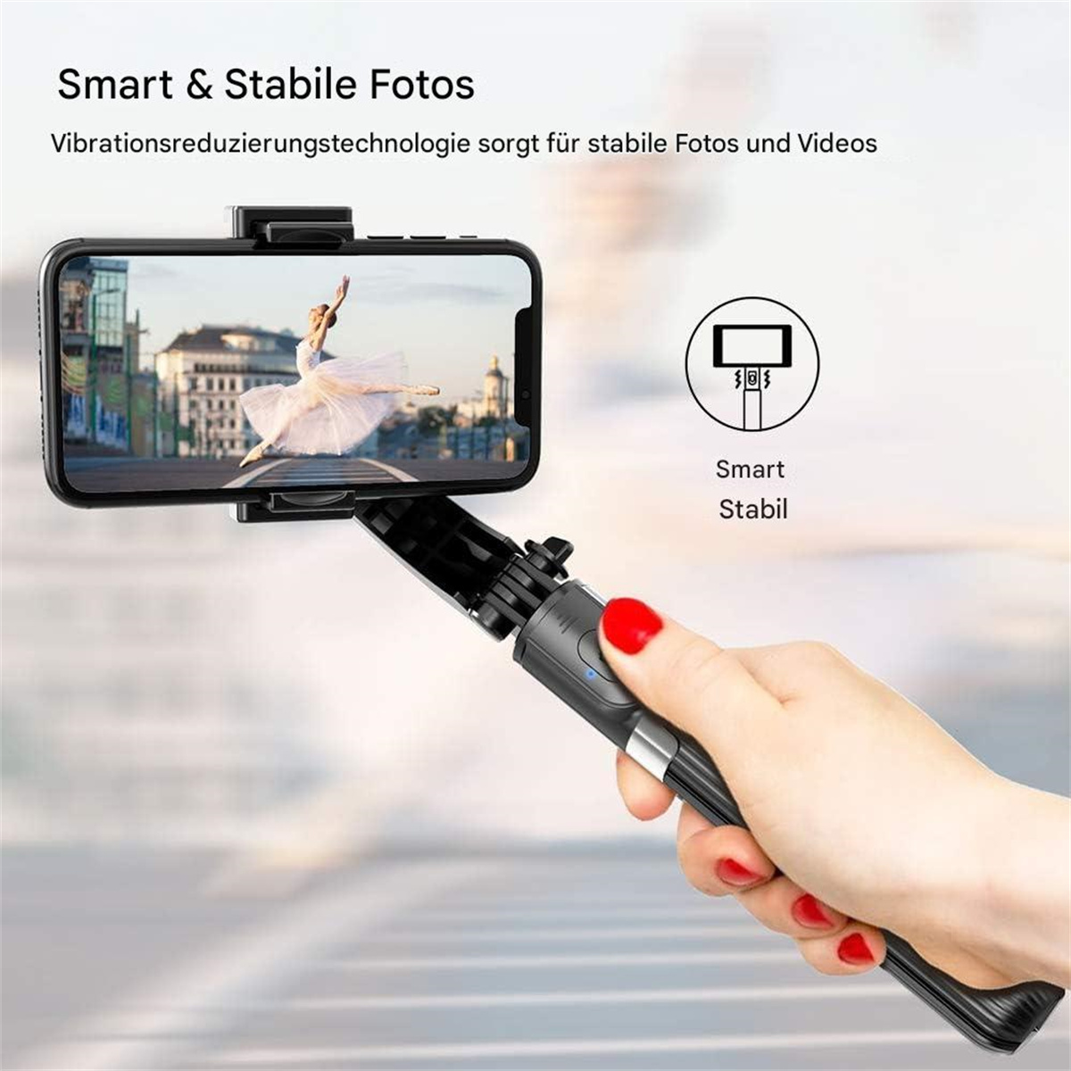 Eine Frau hält ein Telefon auf einem Selfie-Stick. Das Telefon zeigt eine Tänzerin auf der Bühne. Text: Smart & Stable Fotos.