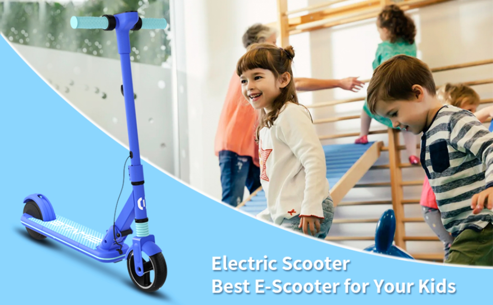 Niebieska hulajnoga elektryczna z dziećmi w tle. Hulajnoga na pierwszym planie, na niebieskim tle.