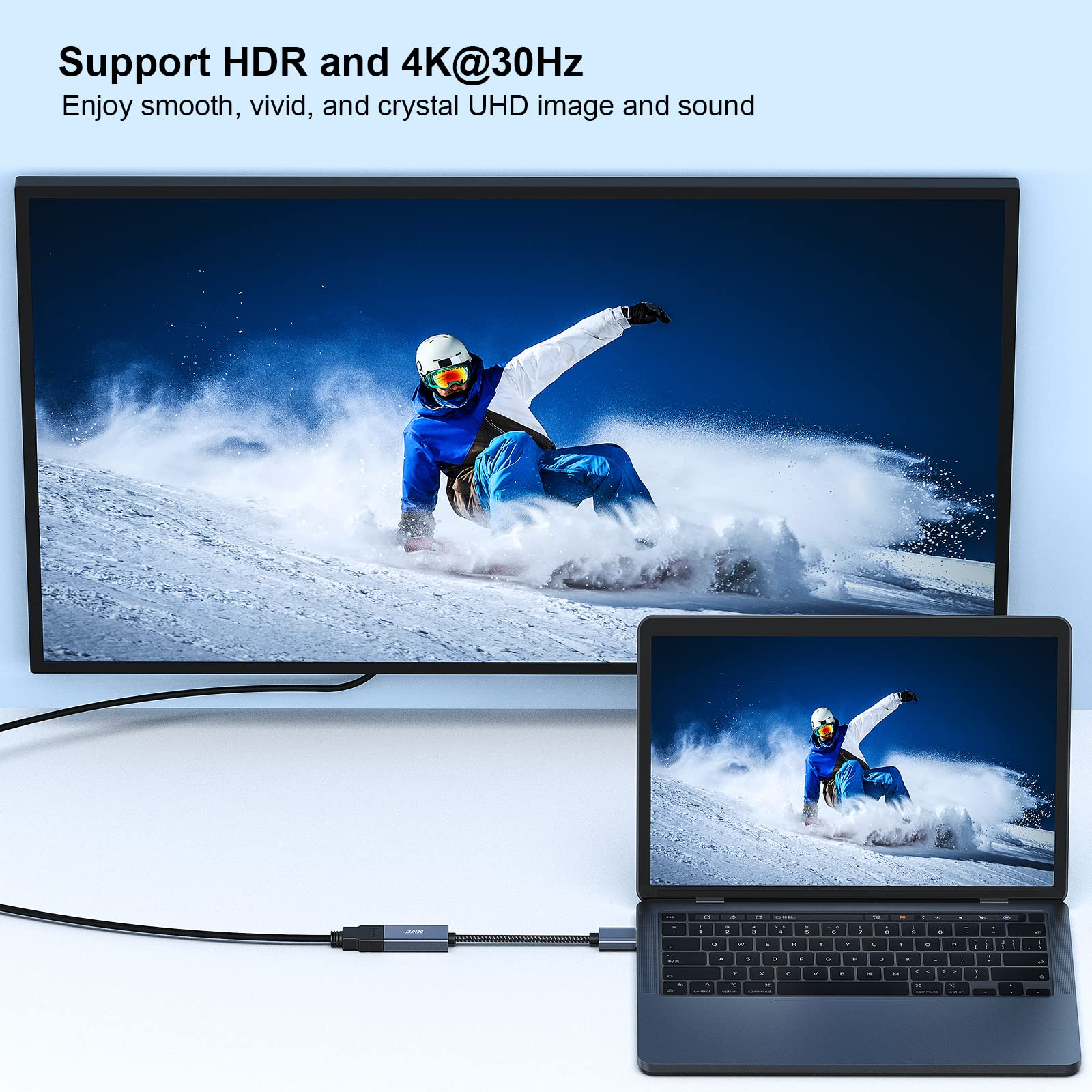 Laptop und Fernsehbildschirm. Blauer Hintergrund. Text wirbt für HDR und 4K.