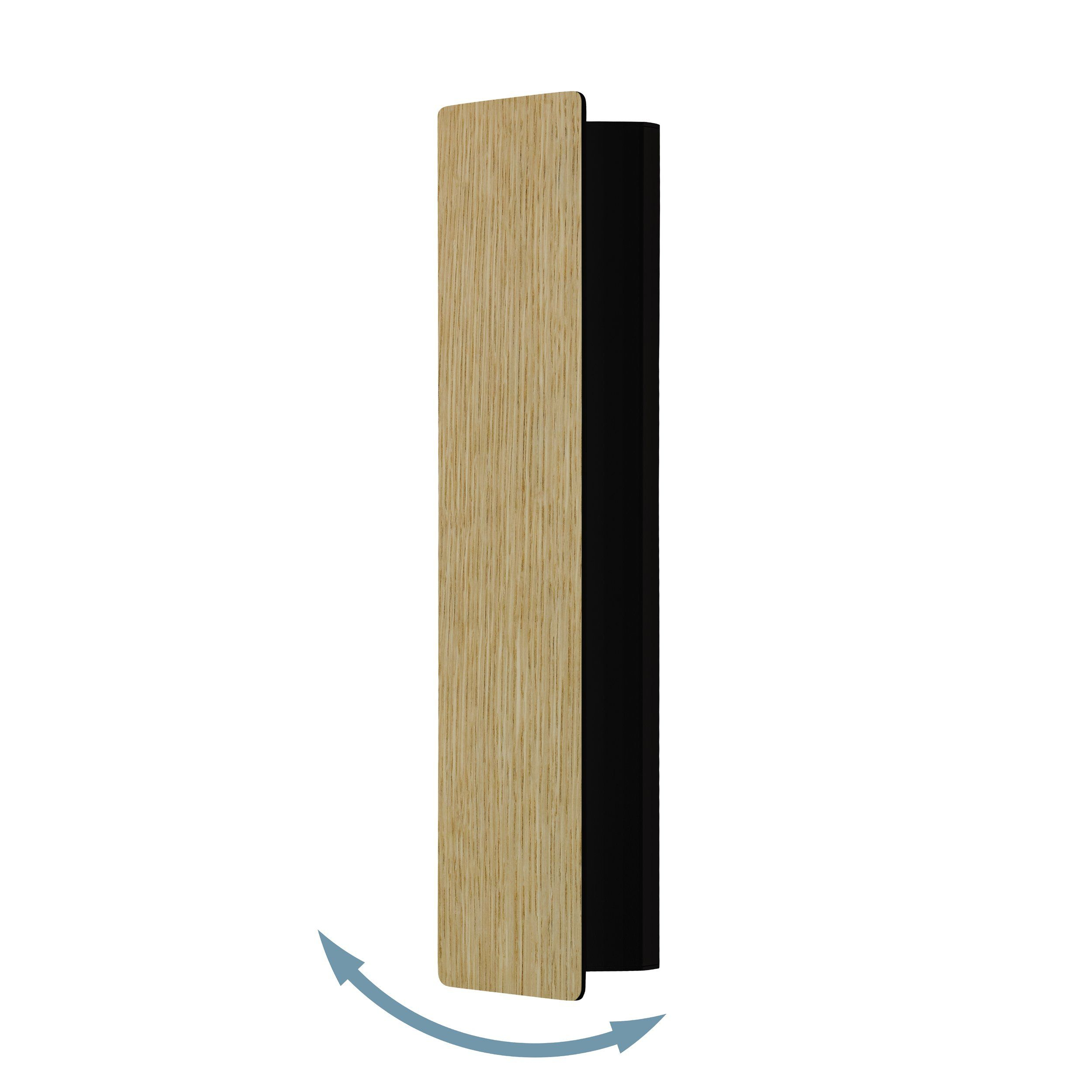 Eine Holztürplatte in zwei Farbtönen, mit einer hellen Holzfront und einer schwarzen Kante, leicht geöffnet.