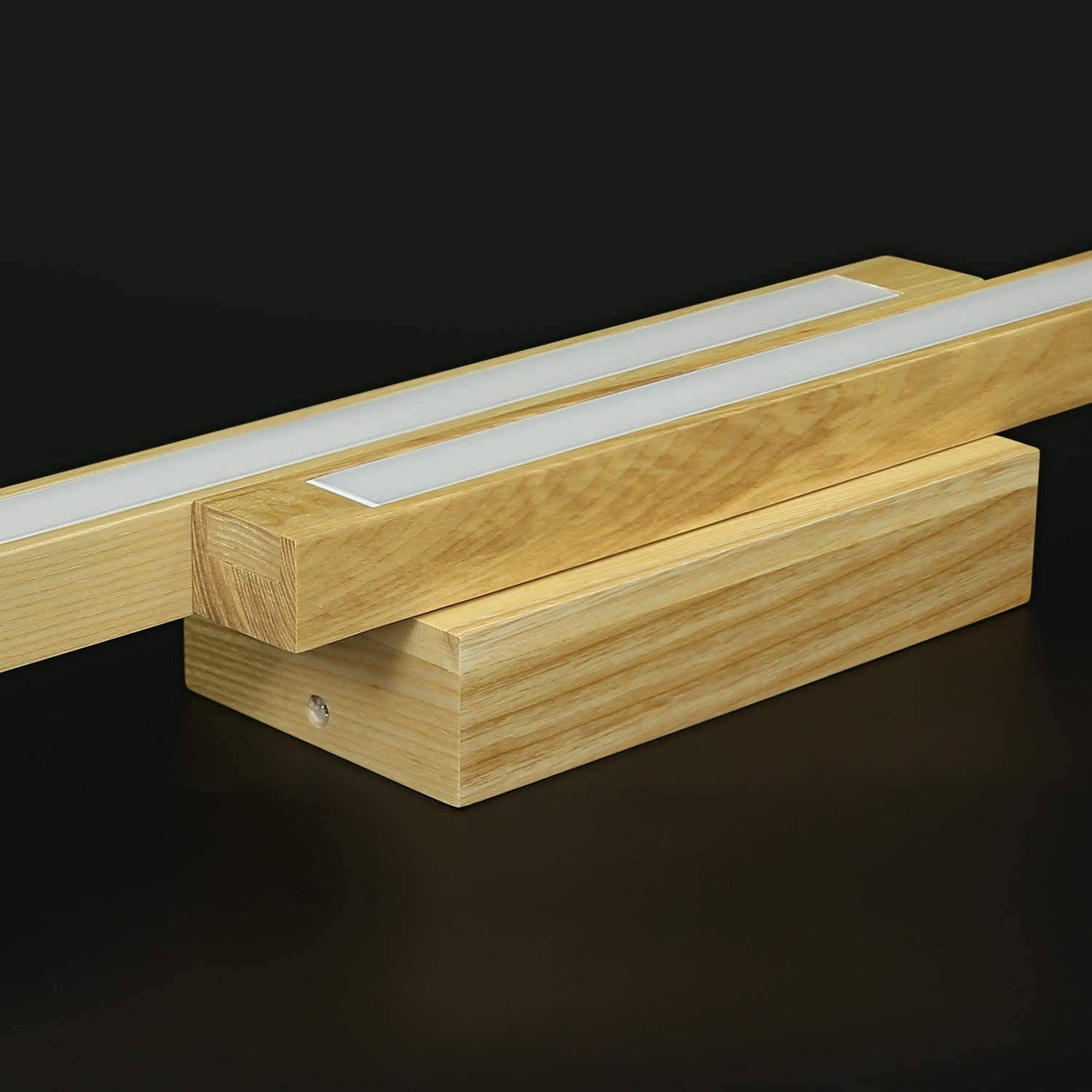 Holzleuchte mit zwei integrierten Lichtern.