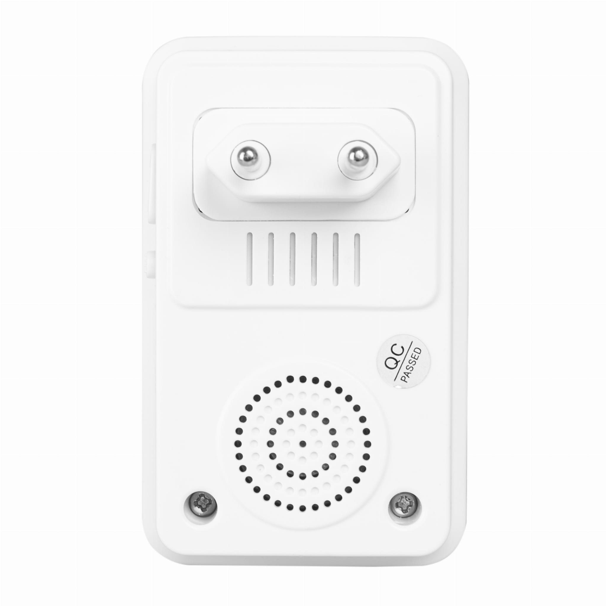 Tył białego odbiornika dzwonka. Ma wtyczkę, głośnik i naklejkę QC Passed.