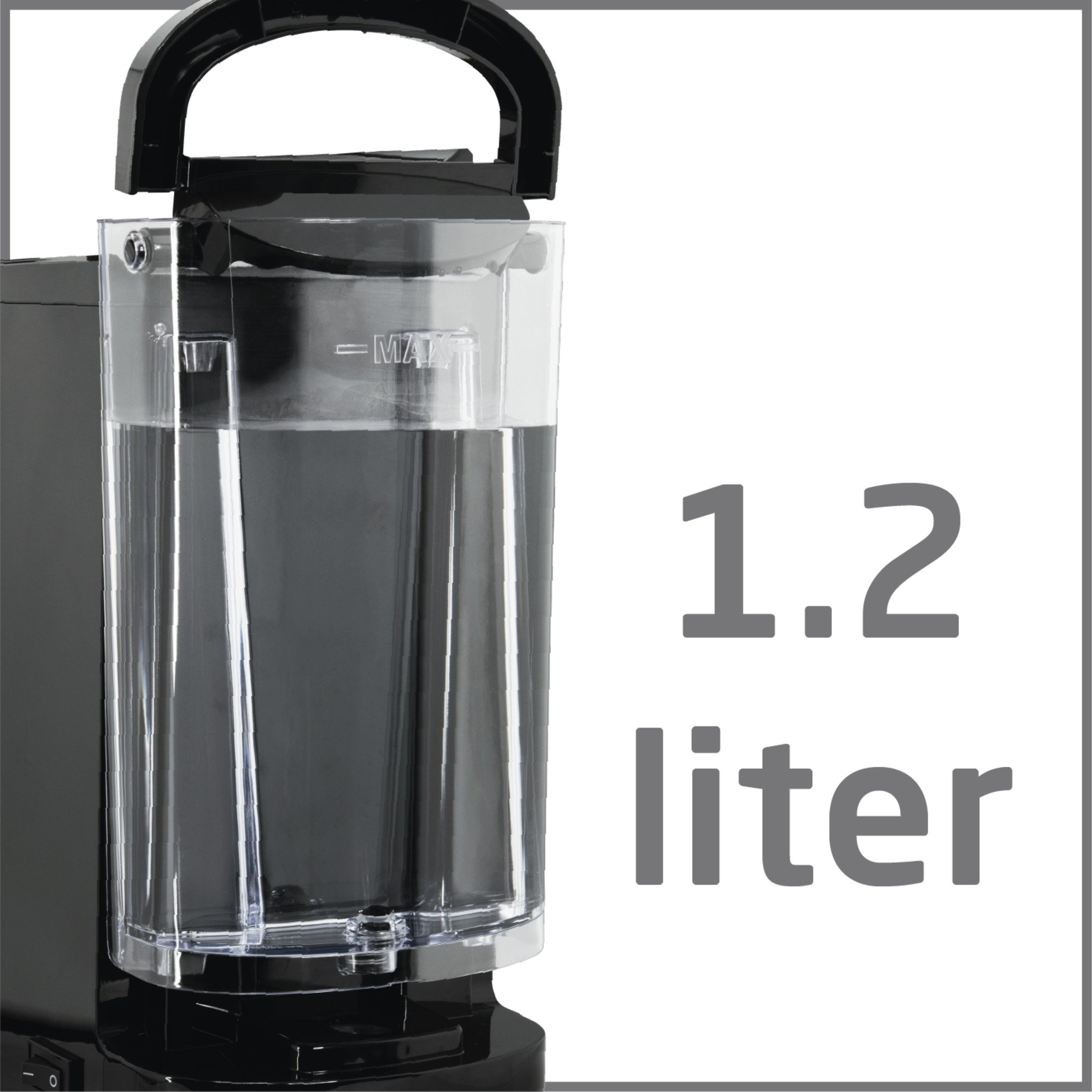Una cafetera en blanco y negro con un depósito de agua transparente.