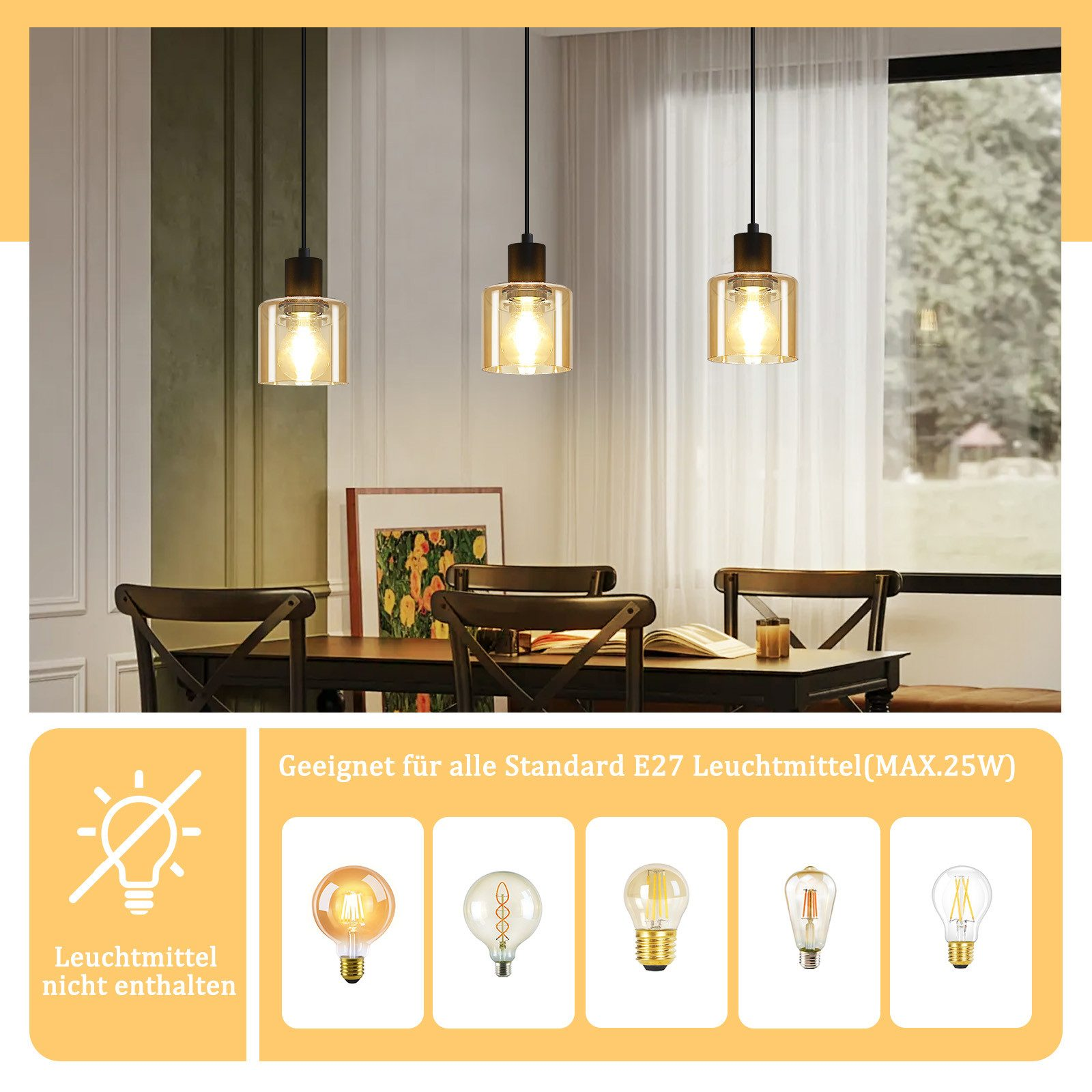 Tre lampade a sospensione in vetro sopra un tavolo da pranzo con oggetti decorativi e lampadine.