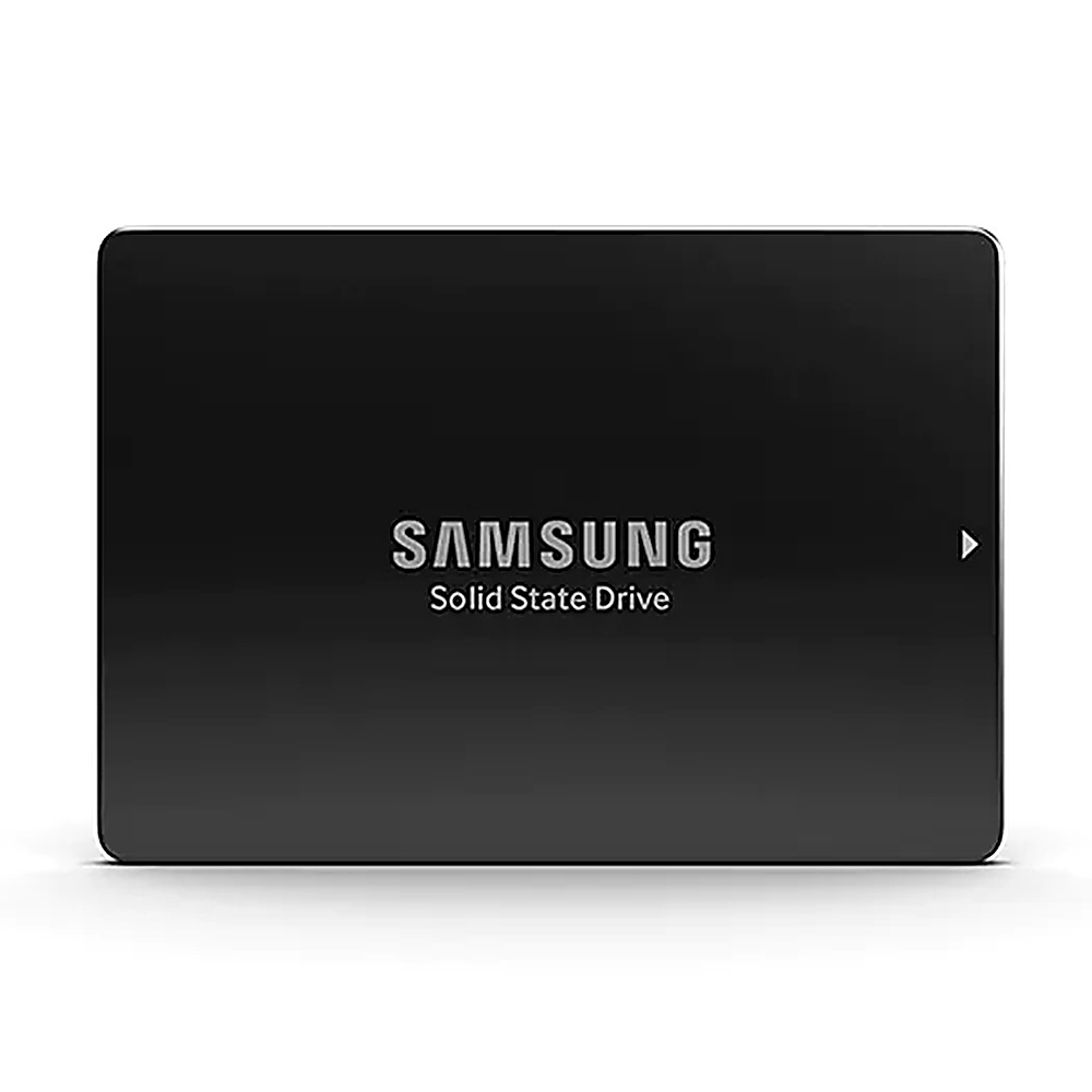 Unità SSD Samsung nera su sfondo bianco. Il marchio è visibile.