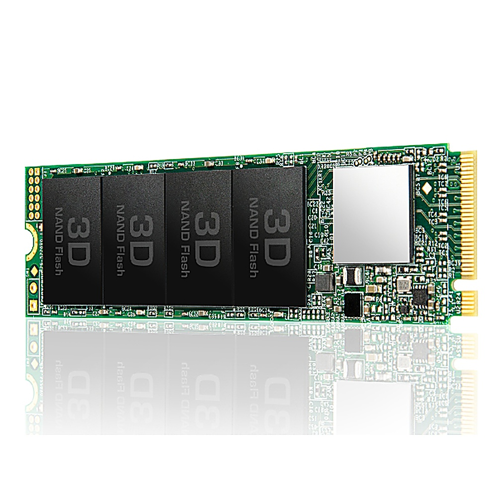 Un circuito stampato verde con quattro chip flash NAND 3D neri e un bordo connettore dorato.