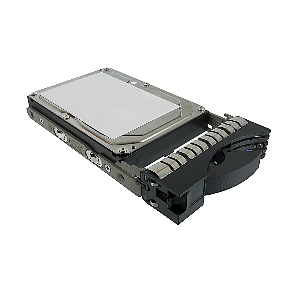 Hard disk argento in un telaio nero, vista angolata, su sfondo bianco.