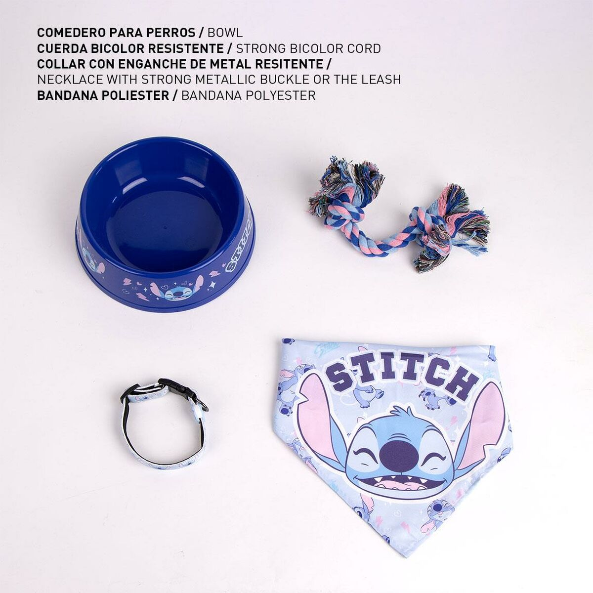 Ciotola per cani, corda giocattolo, collare e bandana con design Stitch. Sfondo bianco.