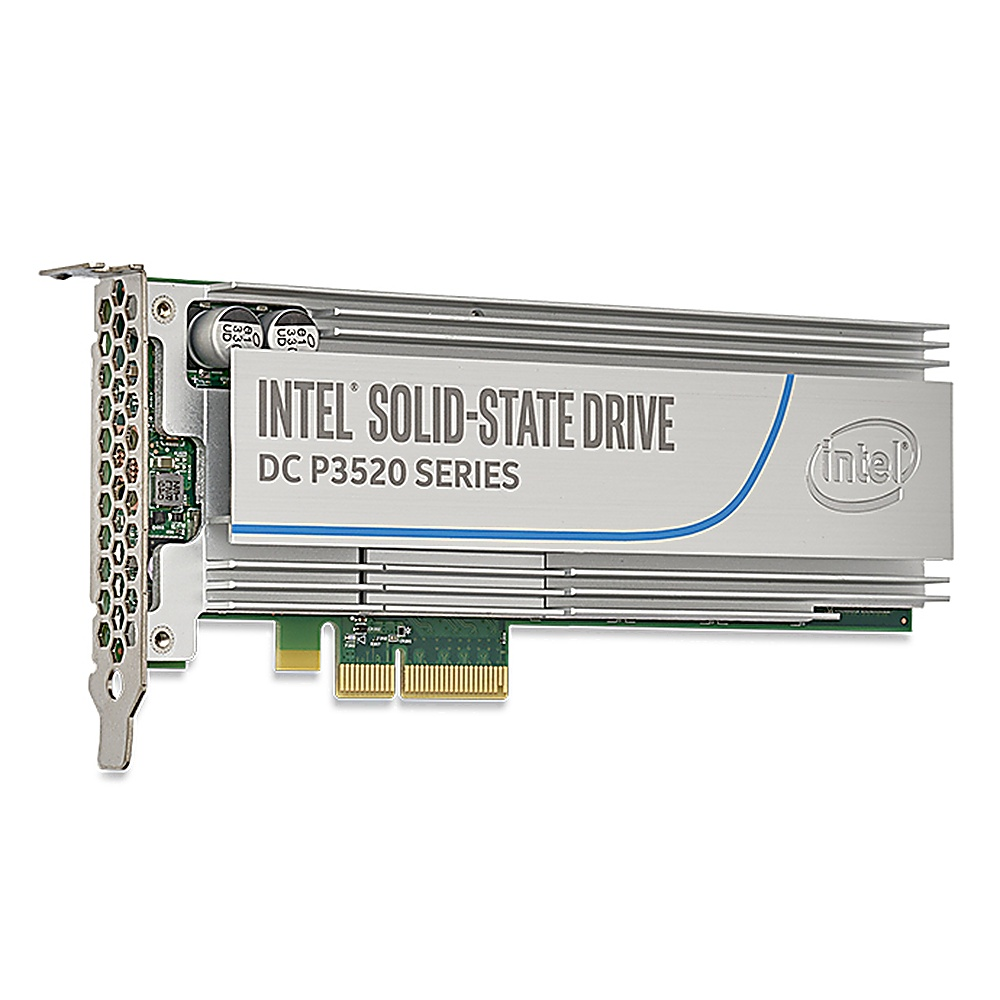 Scheda SSD Intel argentata. Striscia blu con 'Intel' e 'DC P3520 series'.