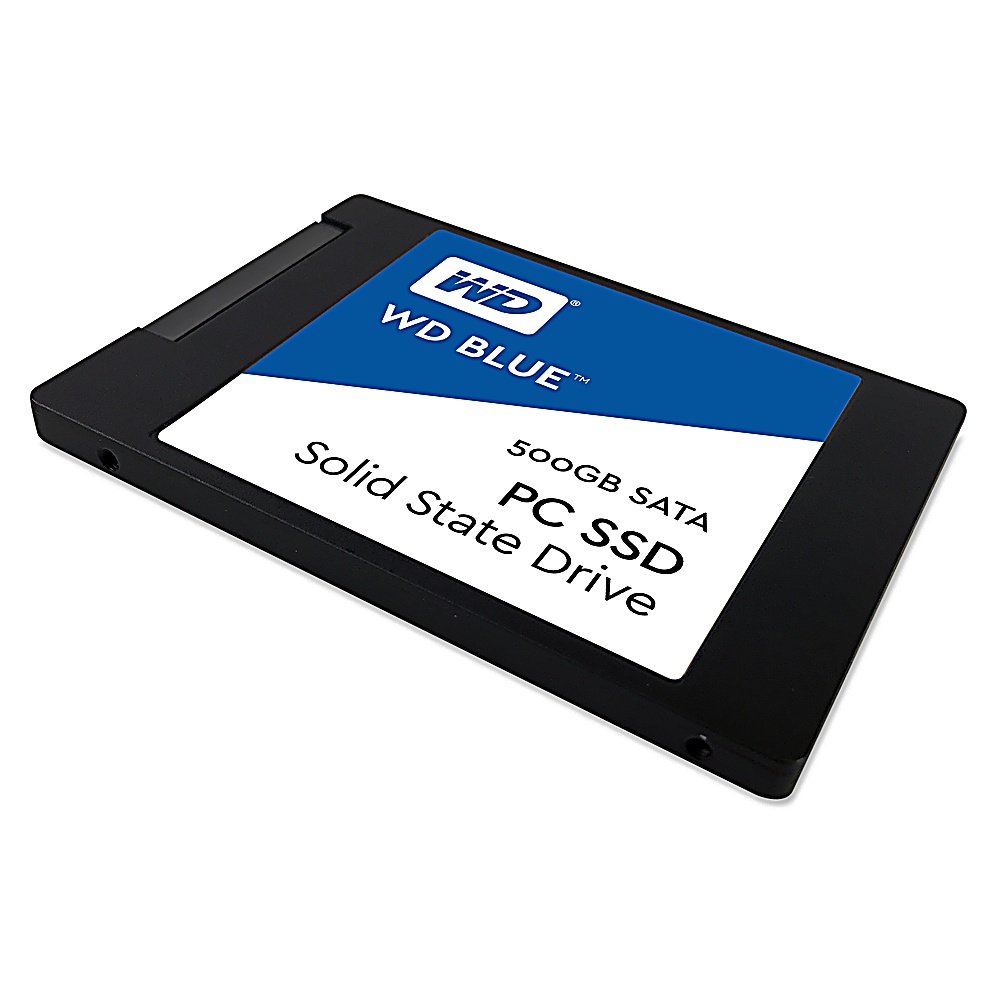 Czarny dysk SSD WD Blue. Niebieska etykieta z białym tekstem: WD BLUE, 500GB SATA, PC SSD, Solid State Drive.