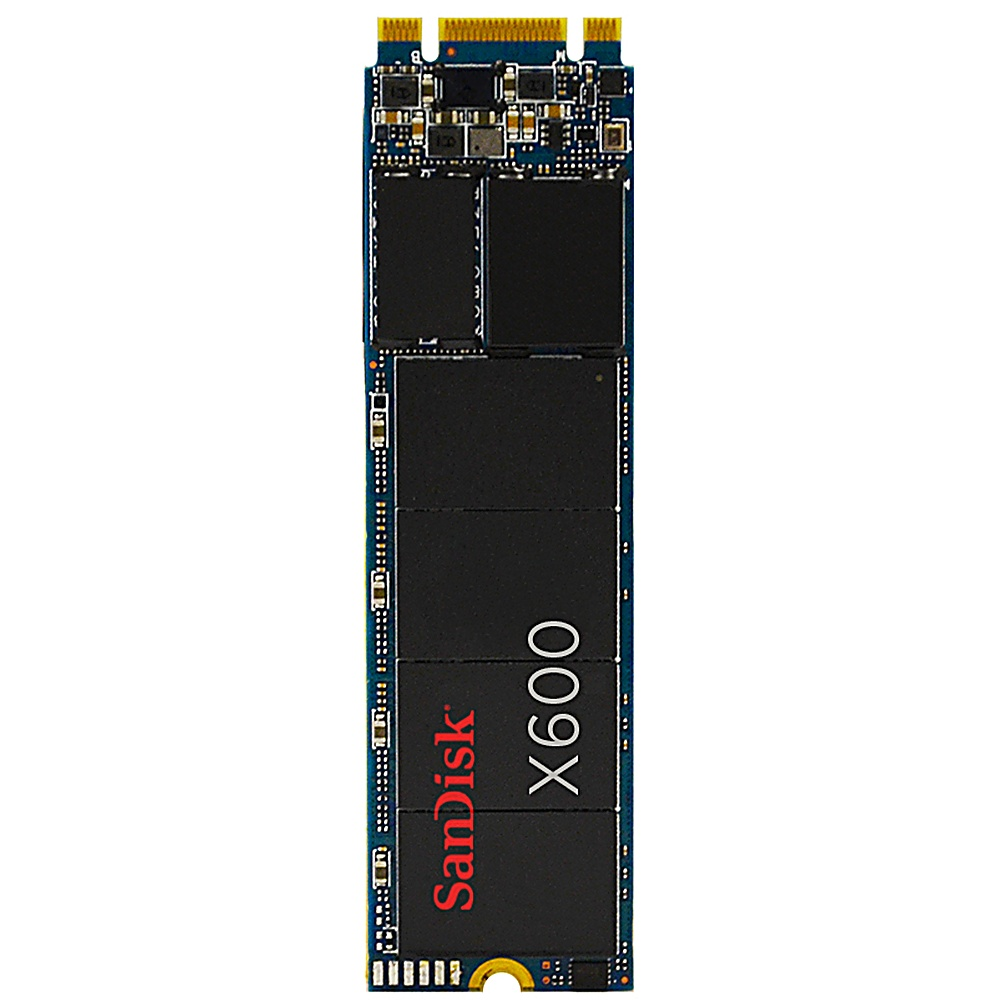 SSD-Festplatte mit schwarzer Oberfläche. Die Oberseite der Festplatte hat mehrere Chips und ein rotes Sandisk-Logo.