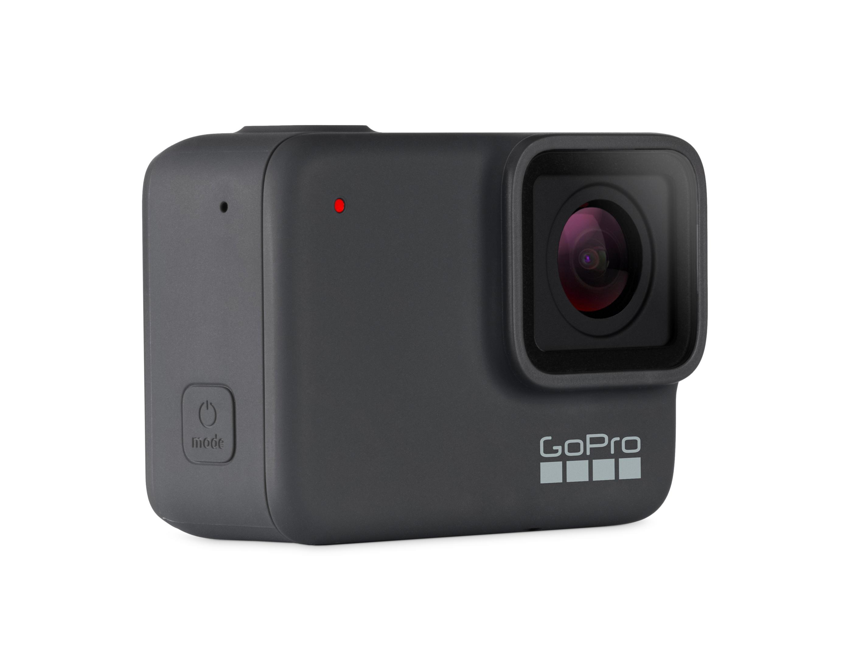 Eine schwarze GoPro Kamera mit einem Ein- und Ausschalter und einer Modustaste. Weißer Hintergrund.