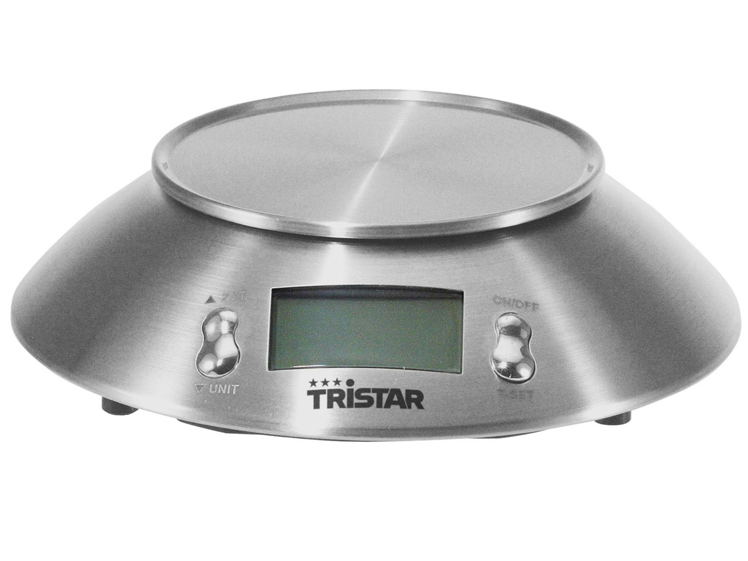 Bilancia da cucina argentata con display digitale, su una superficie bianca. Il marchio 'TRISTAR' è visibile.