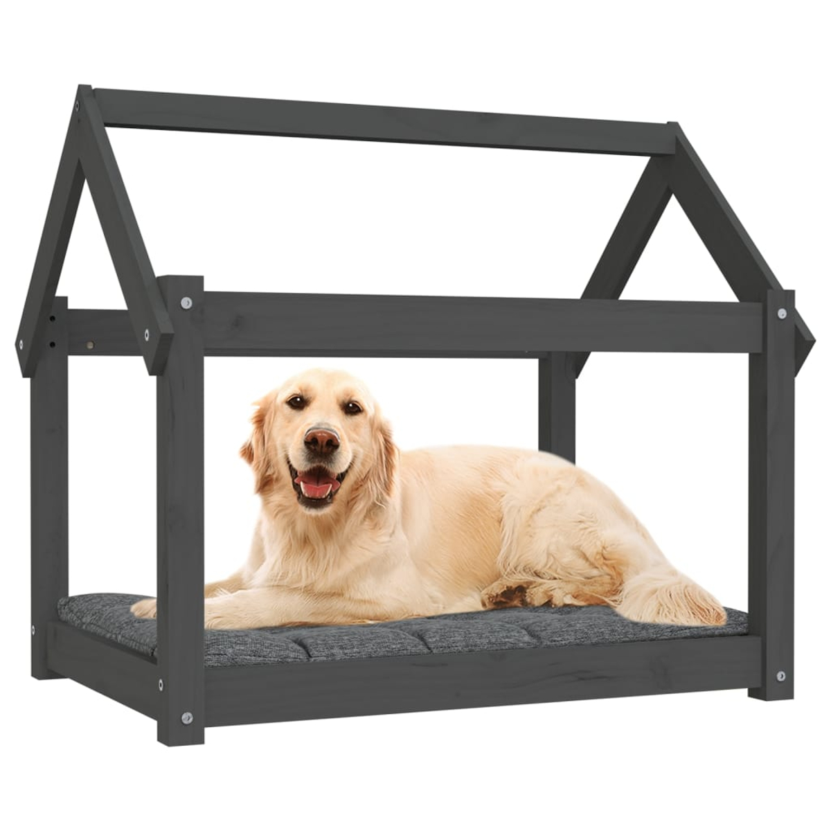 Hund in einem holzhausförmigen Bett mit grauem Kissen, auf weißem Hintergrund.