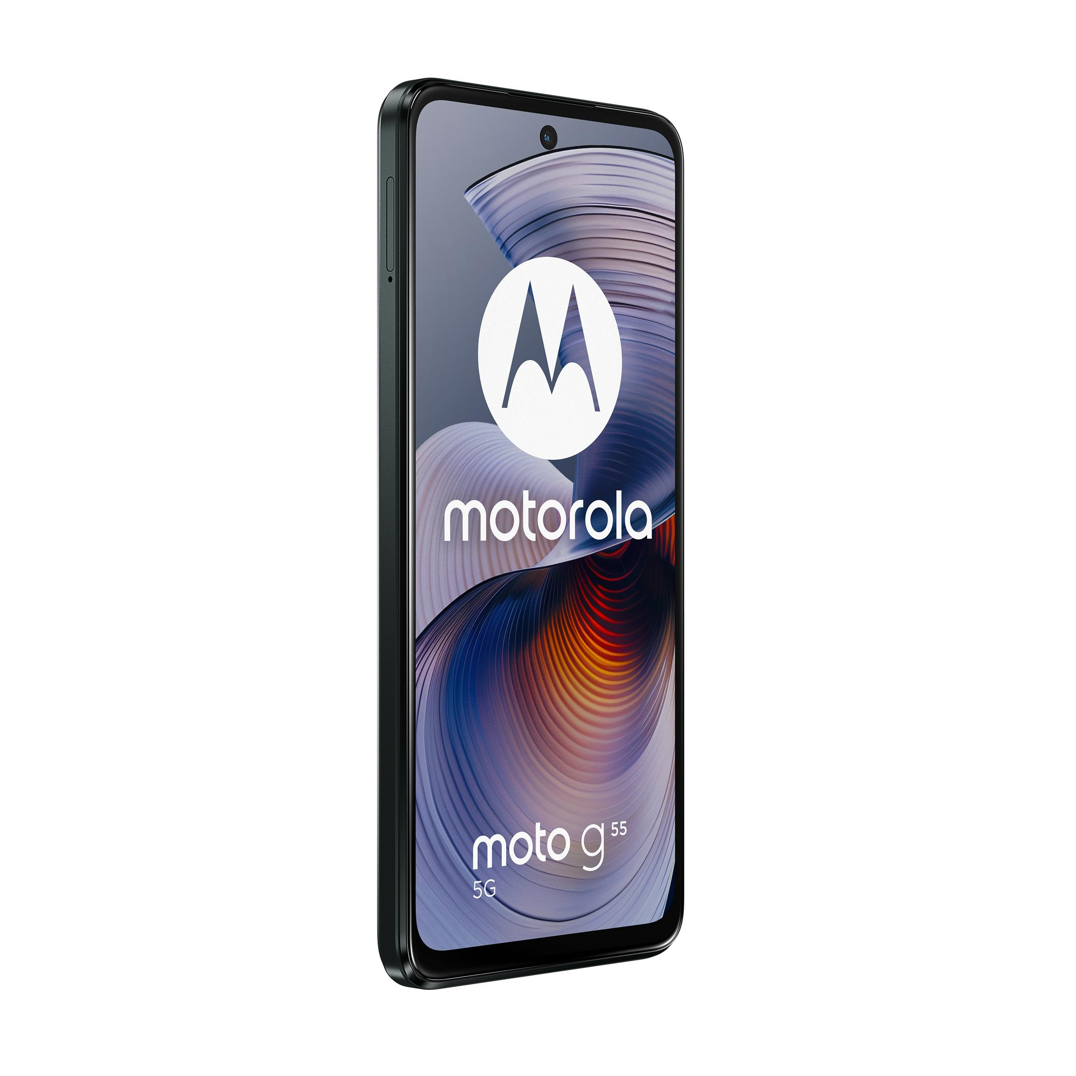 Smartfon Motorola moto g55 5G. Czarna ramka, włączony ekran, logo Motorola. Białe tło.