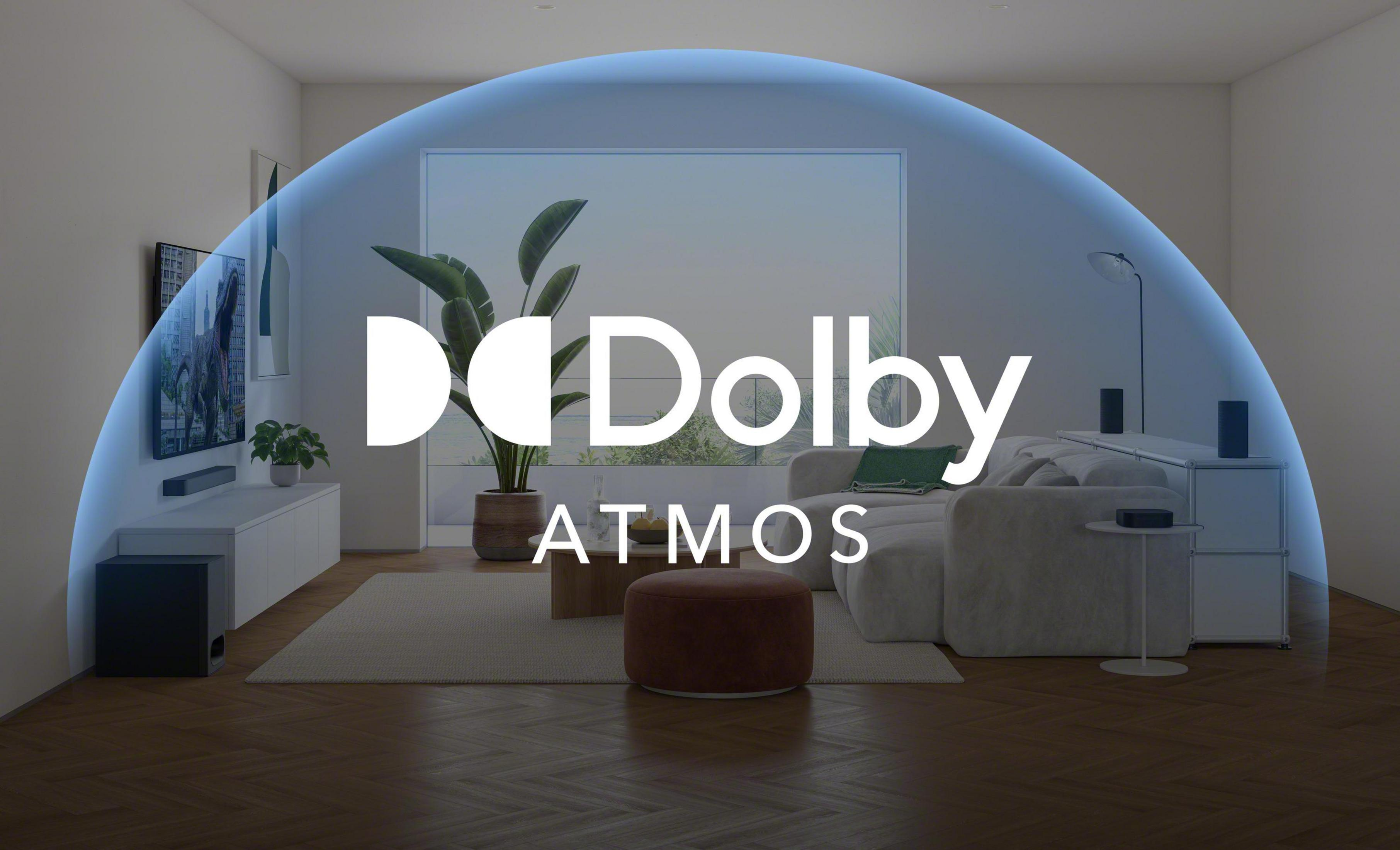 Salon z logo Dolby Atmos, głośnikami i sofą. Niebieski wykres fali dźwiękowej na pokoju.