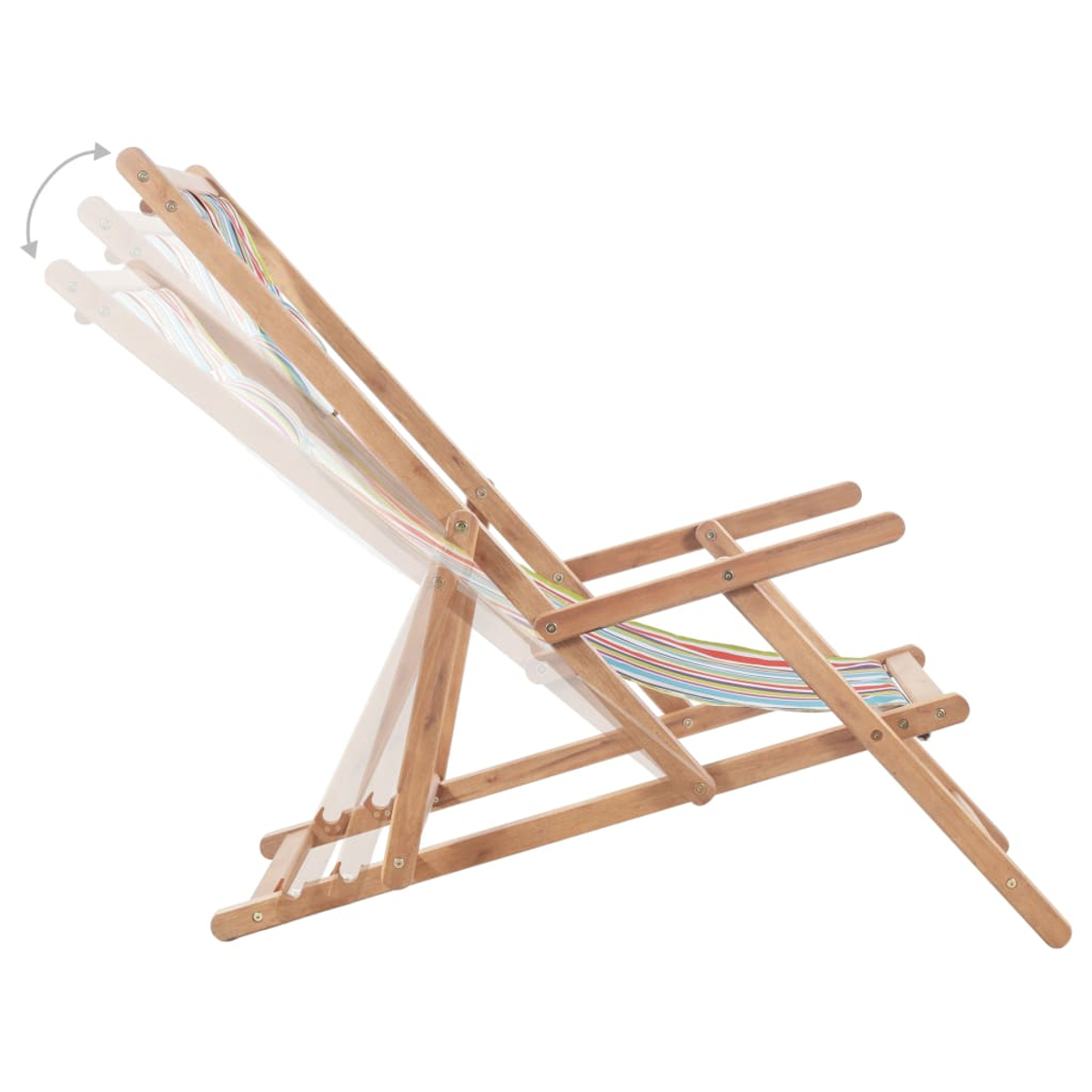 Strandstuhl aus Holz mit verstellbarer Rückenlehne. Gestreifter Stoff-Sitz. Weißer Hintergrund.