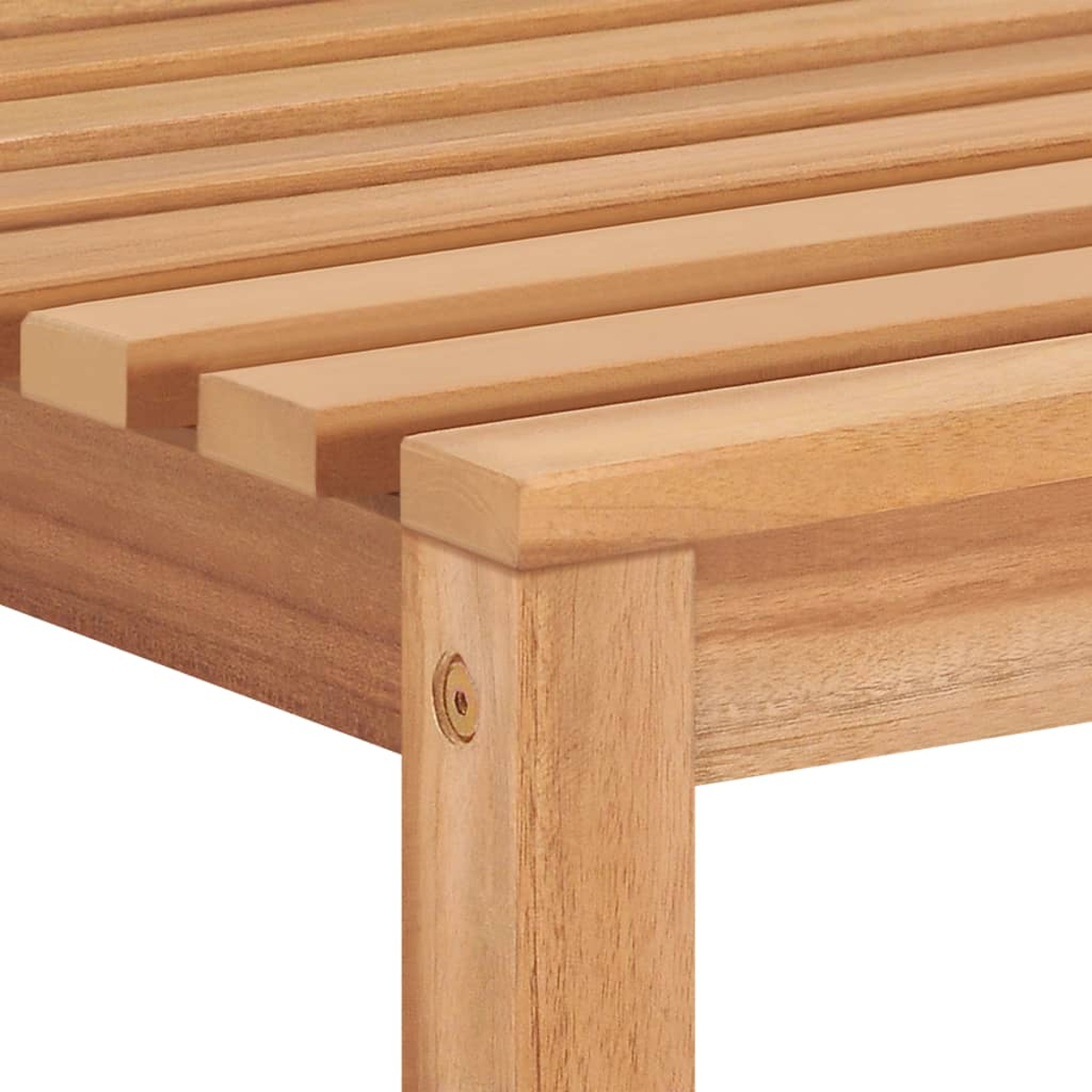 Detail eines Holztisches. Es zeigt die Ecke, mit den Lamellen und dem Bein. Hellbraune Farbe.