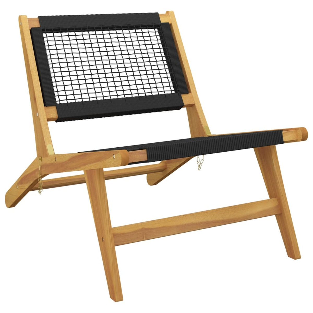 Klappstuhl aus Holz mit schwarzem Webstuhl, Outdoor-Einstellung.