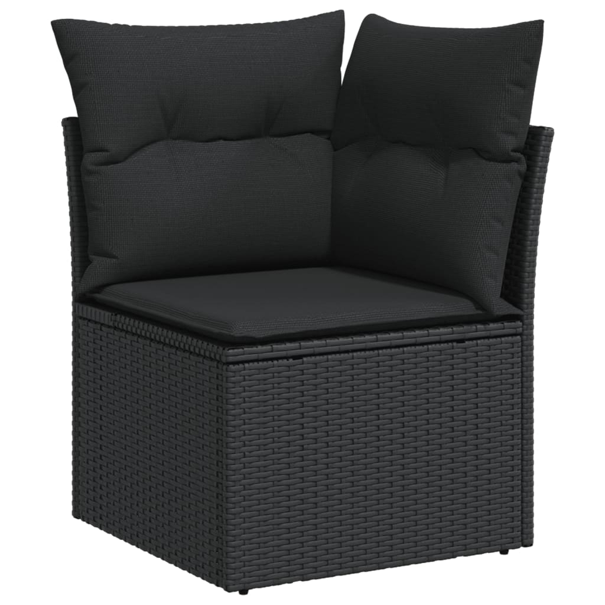 Sedia angolare in vimini nero con due cuscini. Sfondo bianco.