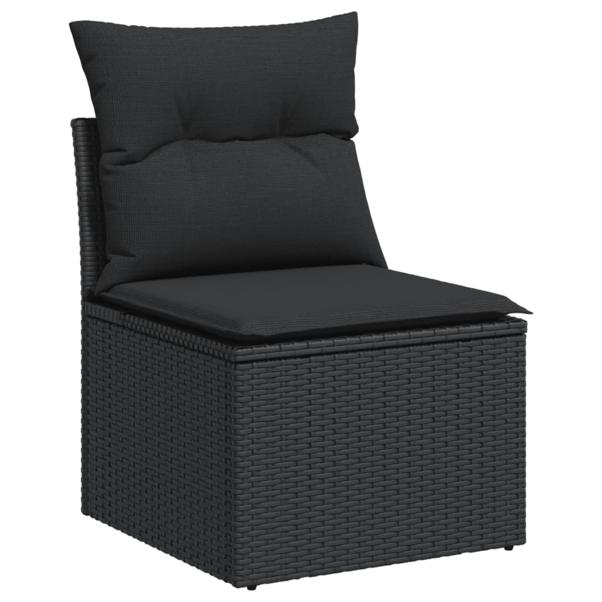 Schwarzer Rattan-Würfelstuhl mit Kissen. Dunkelgraues Kissen. Gewebte Textur. Weißer Hintergrund.