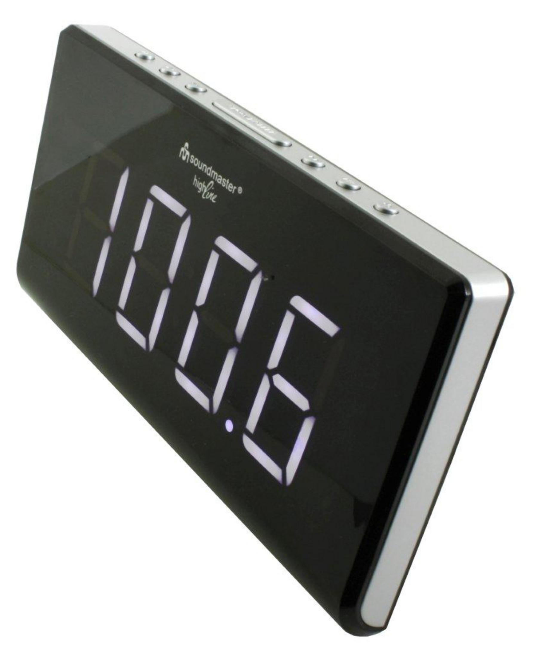 Schwarzes Soundmaster Highline Radio mit weißer Digitalanzeige, die '100.6' anzeigt.