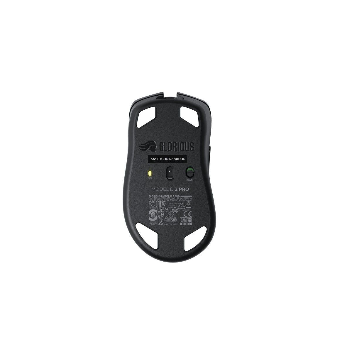 Czarna mysz do gier, widok od spodu. Pokazuje informacje o modelu, numer seryjny i szczegóły producenta.