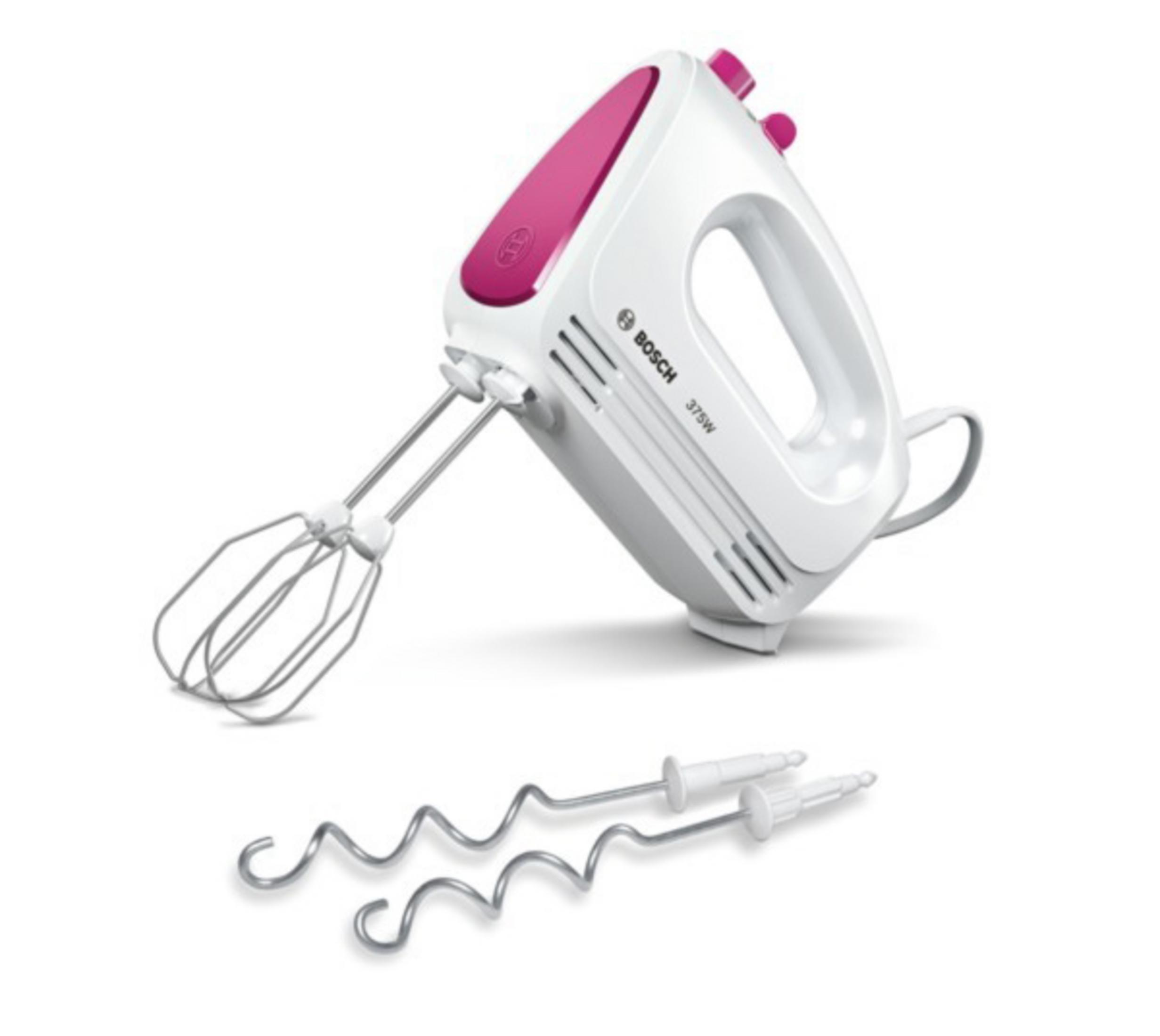 Weißer und rosa Bosch Handmixer mit zwei Schlagbesen. Aus einem Winkel betrachtet.