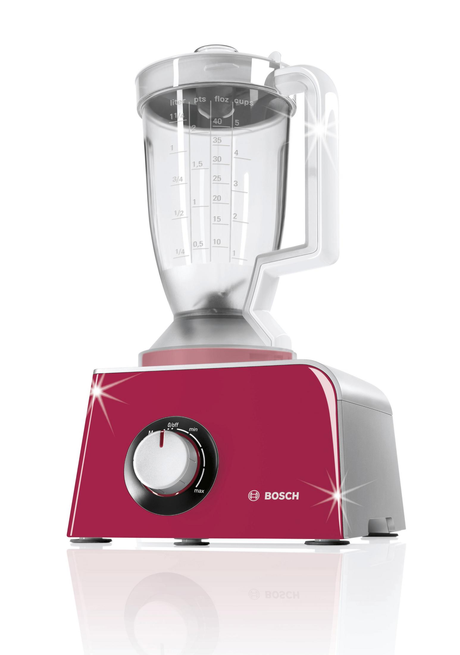 Licuadora Bosch roja. Jarra de plástico transparente, con medidas. Base roja brillante y detalles blancos.