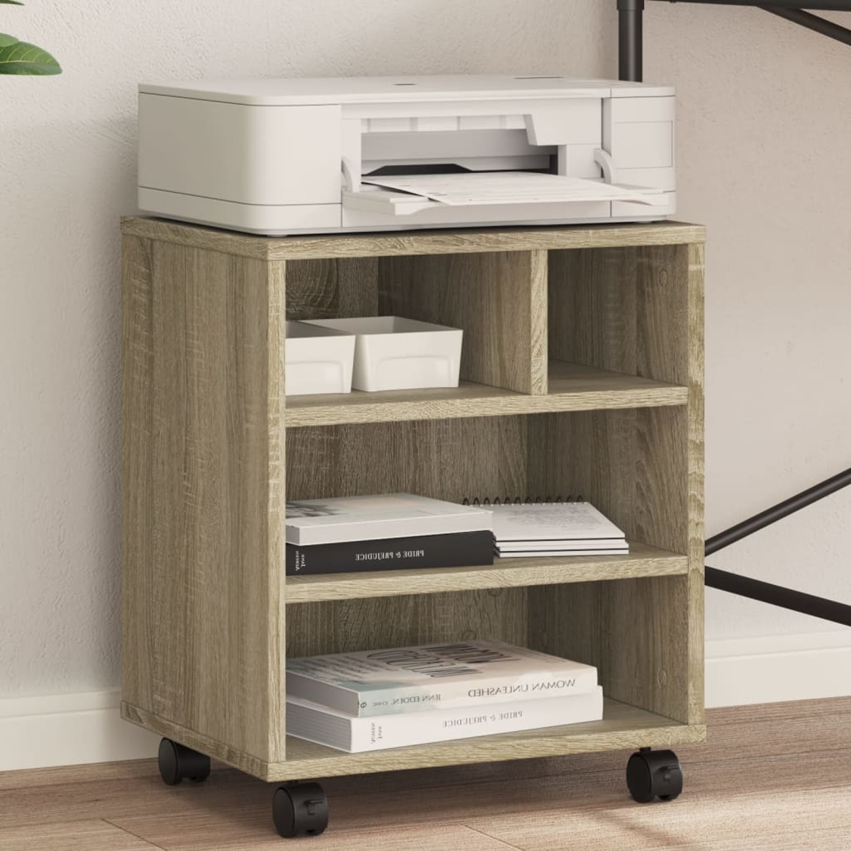 Büroschrank aus Holz auf Rädern. Drucker oben. Bücher und Zubehör in Regalen.