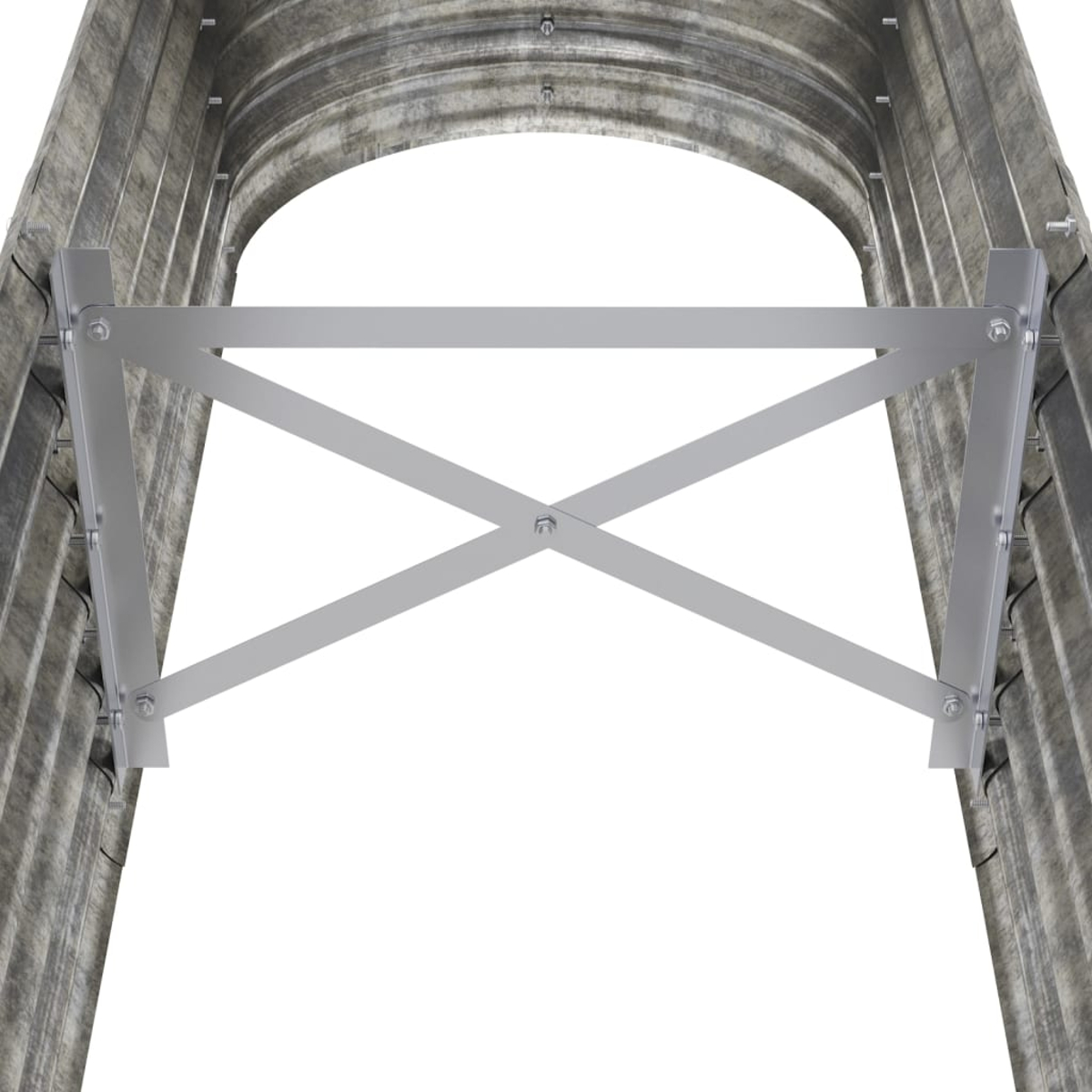 Metallbogen-Stützstruktur an einem Steinbogen befestigt. X-förmige Verstrebung.