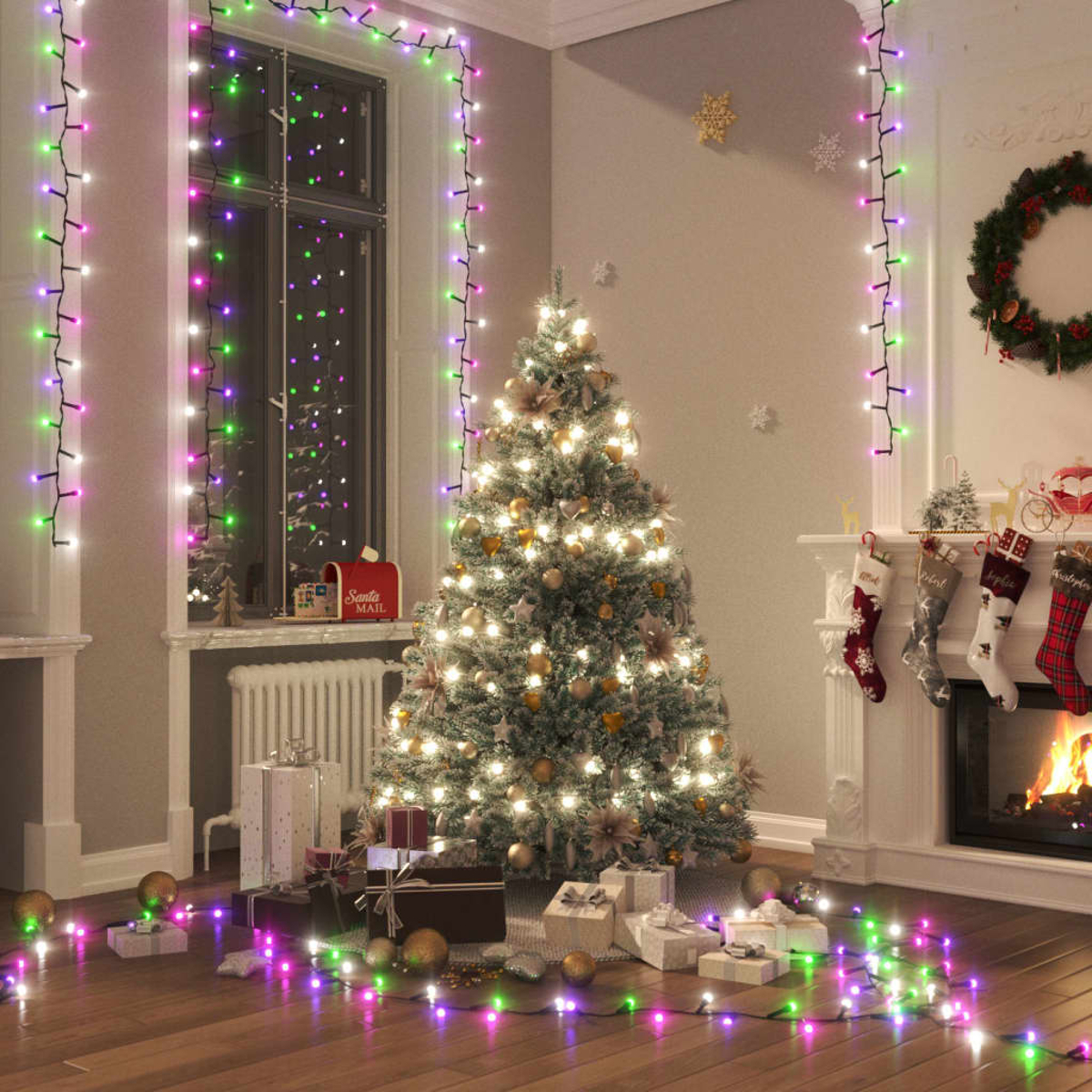 Festliche Weihnachtsszene: beleuchteter Baum, Geschenke, Strümpfe, Kamin. Bunte Lichter, Holzboden.