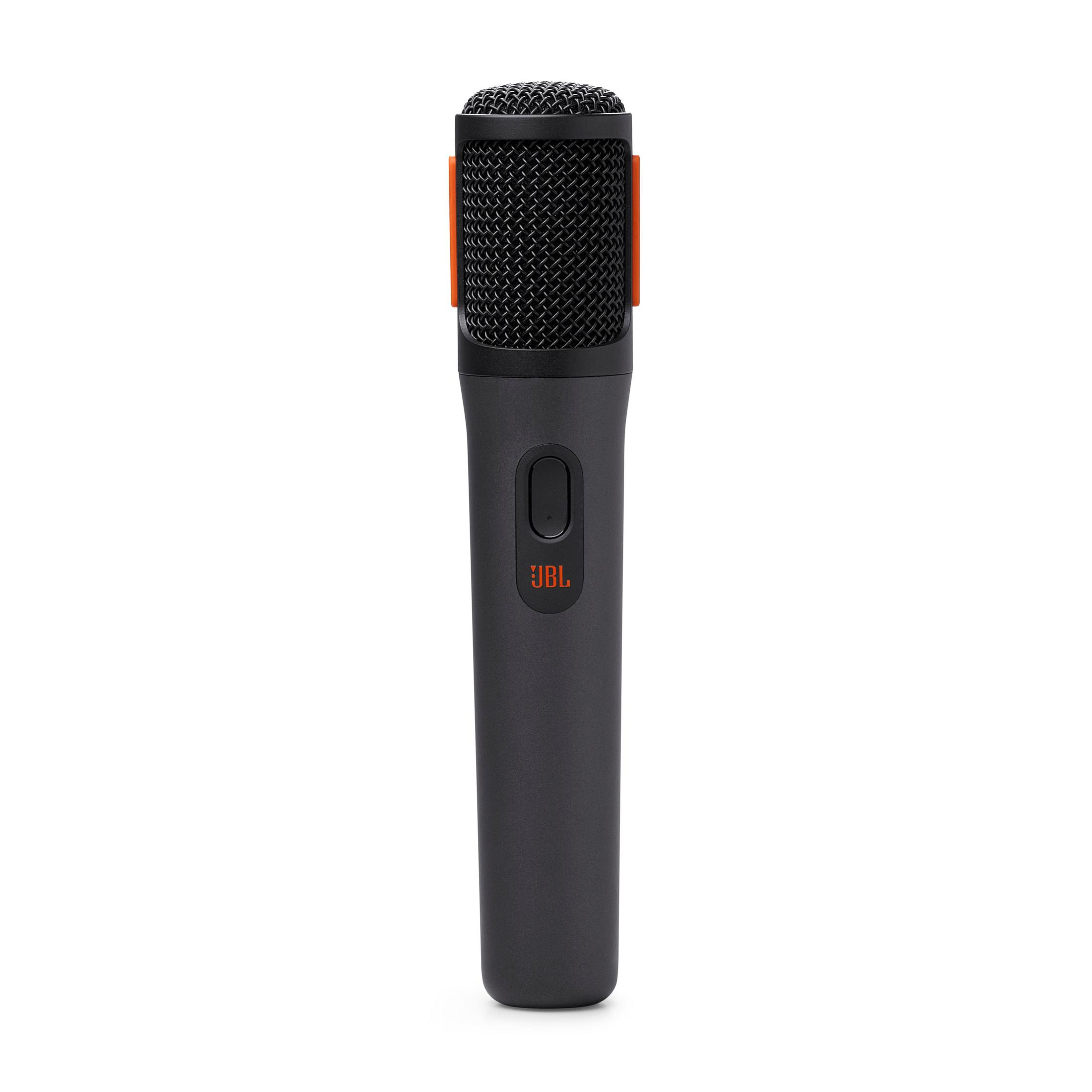 Un seul microphone sans fil JBL, noir avec des accents orange, sur fond blanc.