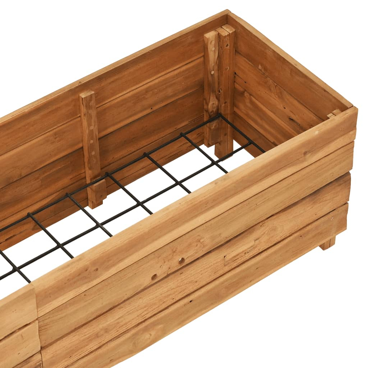 Eine rechteckige Pflanzkiste aus Holz mit einem Metallgitter im Inneren, von oben gesehen.