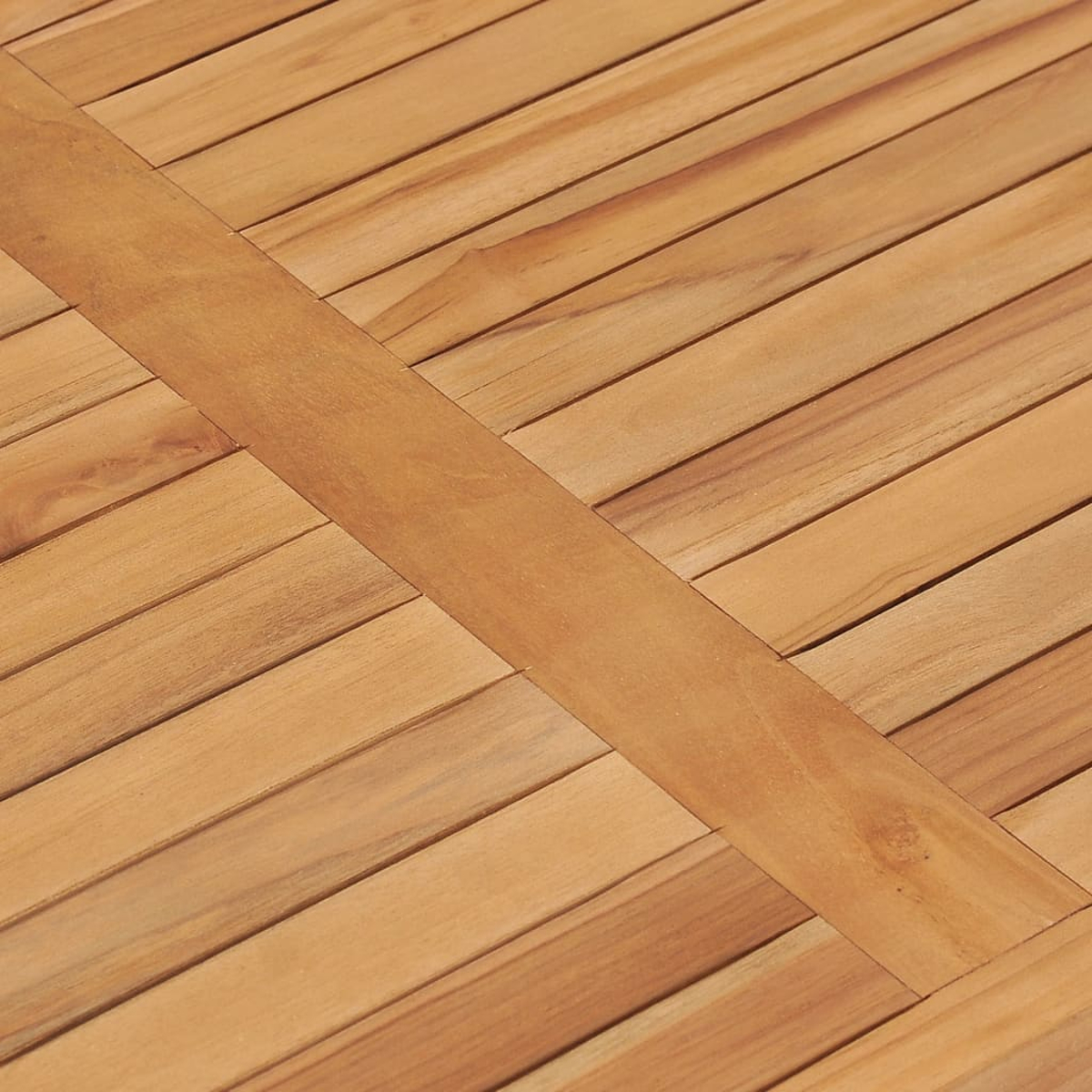 Nahaufnahme einer Holz-Tischplatte mit Holzbohlen. Diagonales Muster.