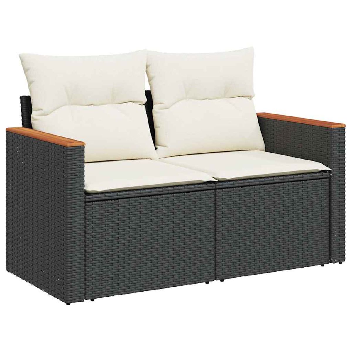 Divano a due posti in rattan con cuscini color crema e braccioli in legno. Struttura grigio scuro.