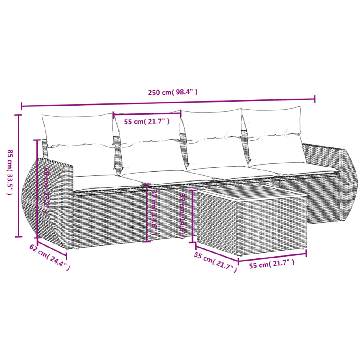 Ein Rattansofa-Set mit Abmessungen, mit drei Kissen und einem Couchtisch.