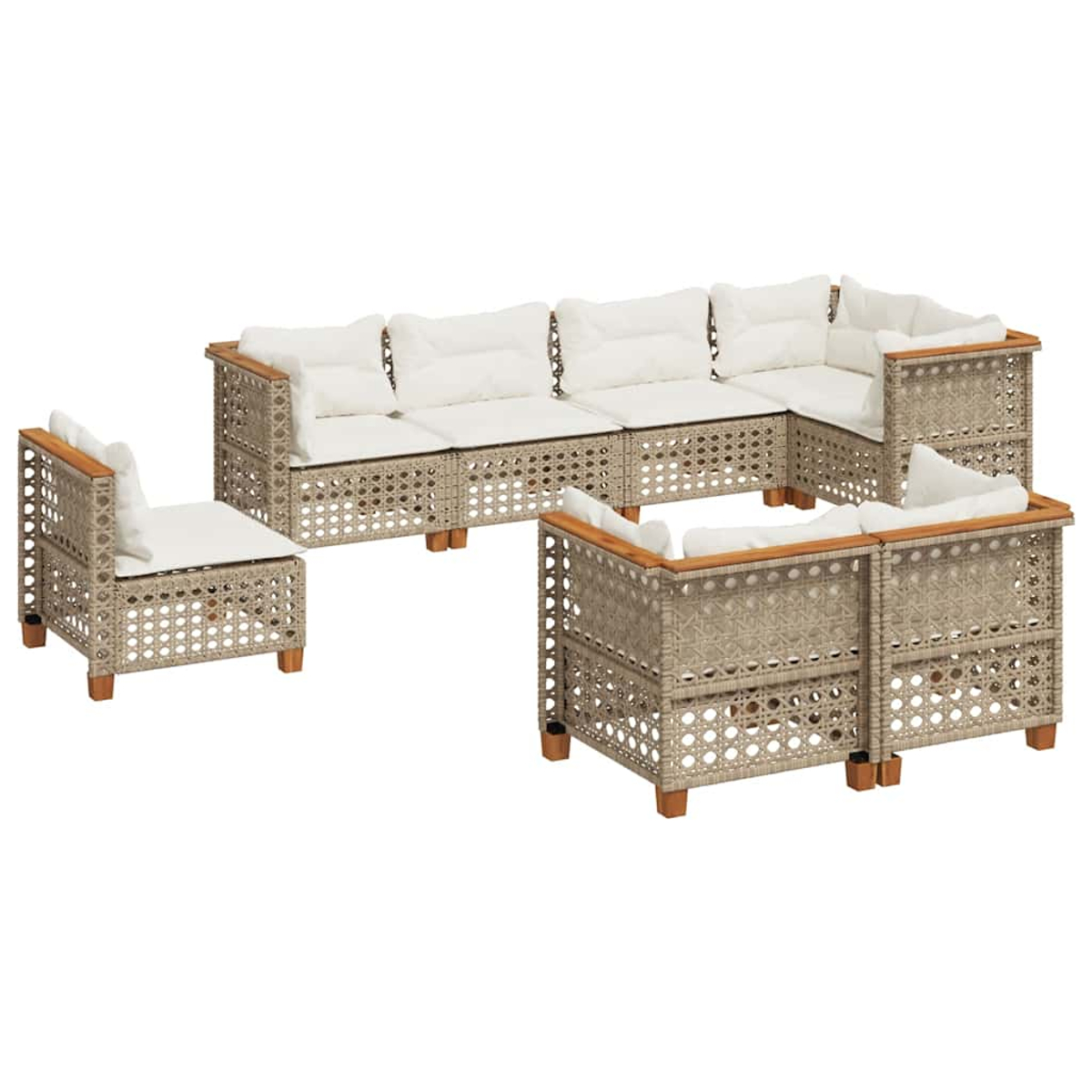 Set di mobili da esterno in vimini con cuscini bianchi e dettagli in legno.