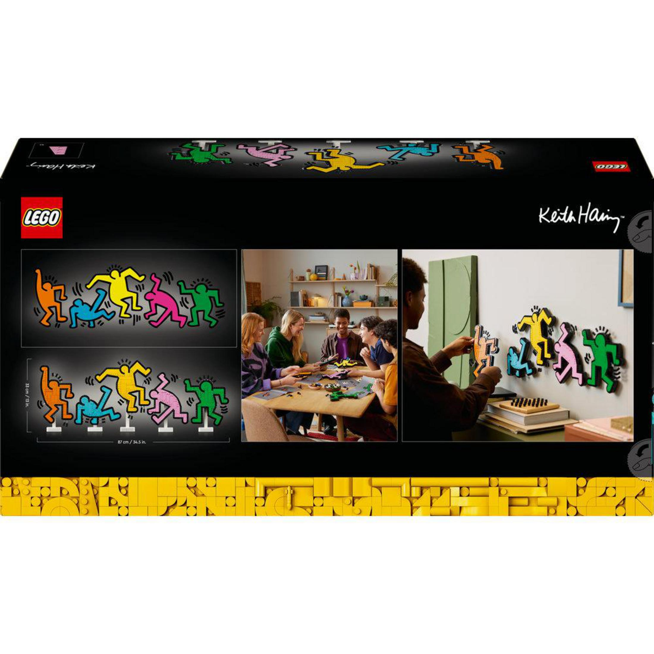 Una caja de Lego que muestra figuras de Keith Haring y personas montándolas.