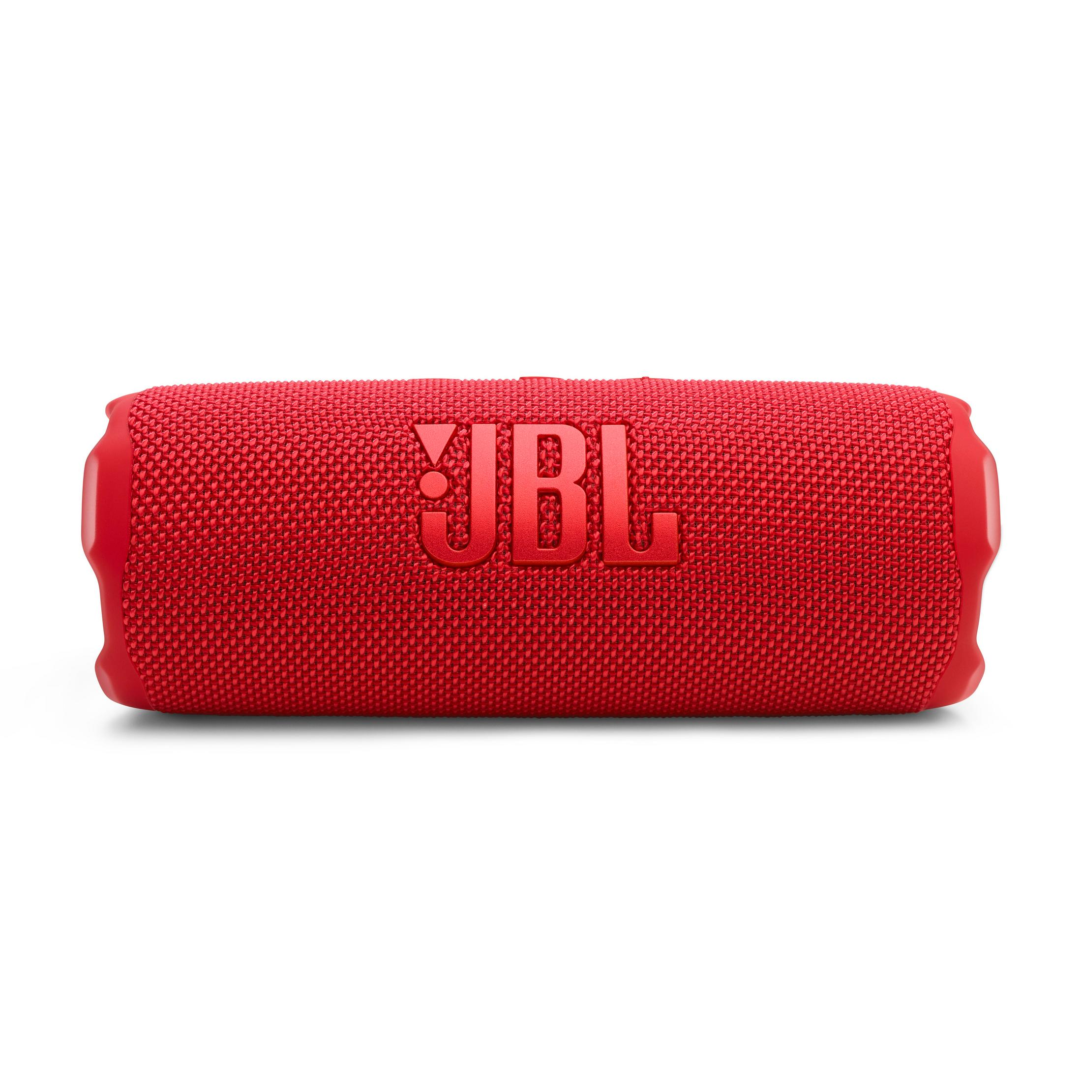 Haut-parleur JBL rouge. Forme cylindrique. Logo JBL rouge. Fond blanc.