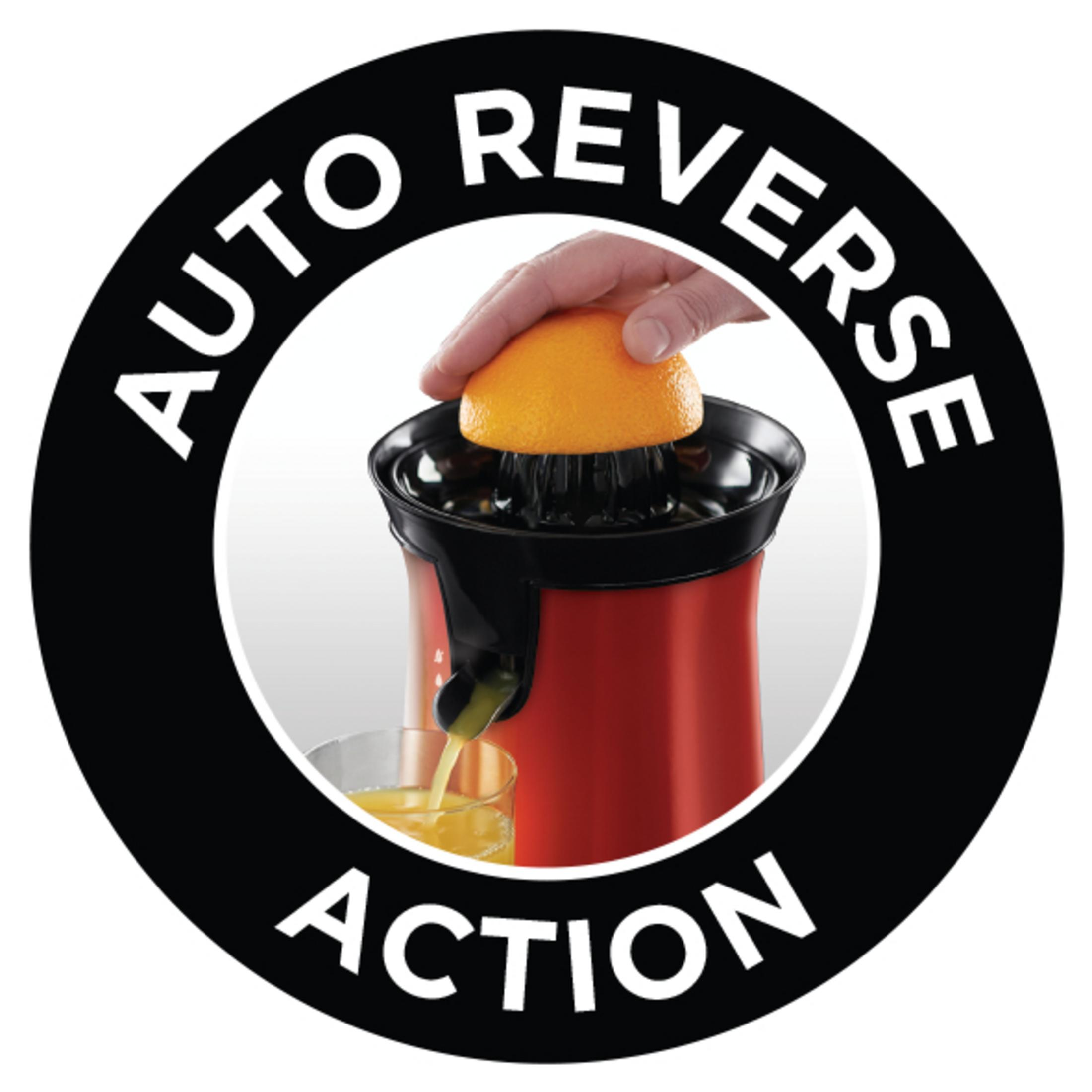 Hand quetscht eine Orange aus. Der Text lautet „Auto Reverse Action“ in einem schwarzen Kreis. Rote Saftpresse.