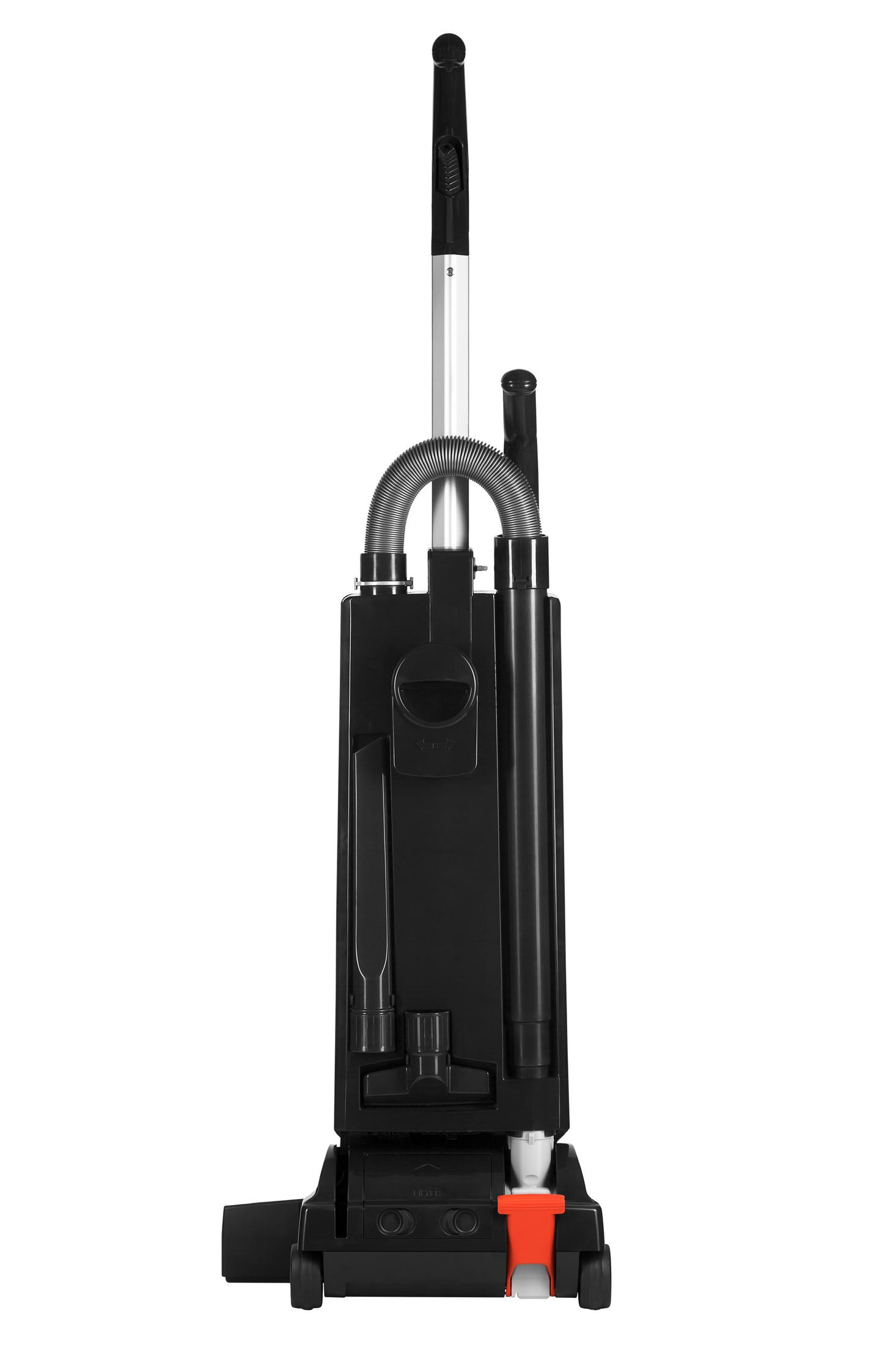 Schwarzer Staubsauger, aufrechtes Design, silberner Griff, vor weißem Hintergrund.