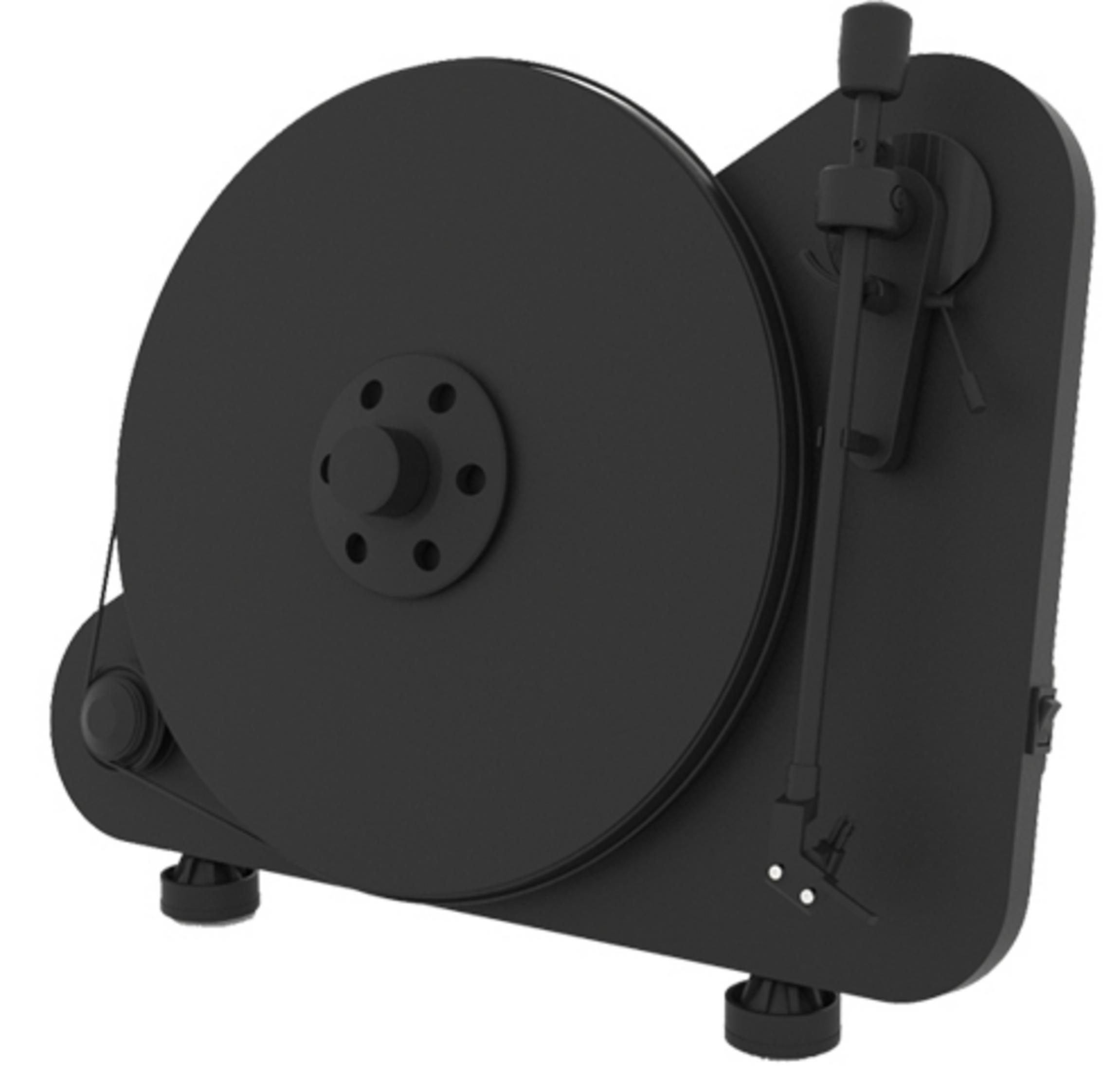 Zwarte platenspeler. Grote ronde schijf, arm en basis zichtbaar.