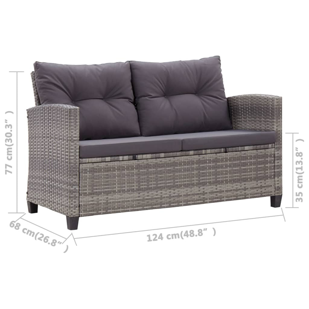 Graues Korbmöbelsofa mit zwei Kissen, Abmessungen sind angegeben. Es hat dunkle Basis und Armlehnen.