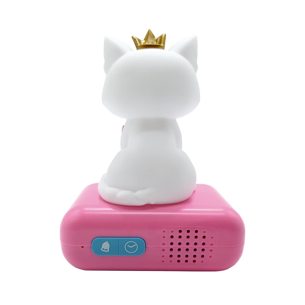 Vista trasera de un despertador de gato blanco con corona dorada. Base rosa, botón de campana azul.