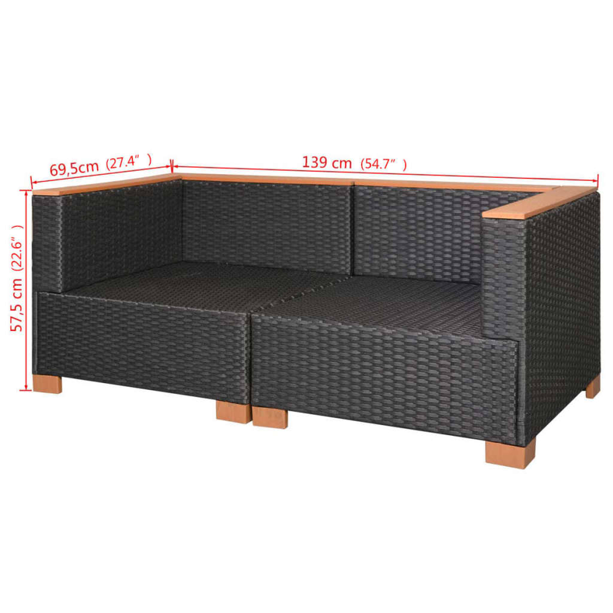 Schwarzes Rattan-Sofa mit Holzarmlehnen. Maße angegeben. Weißer Hintergrund.