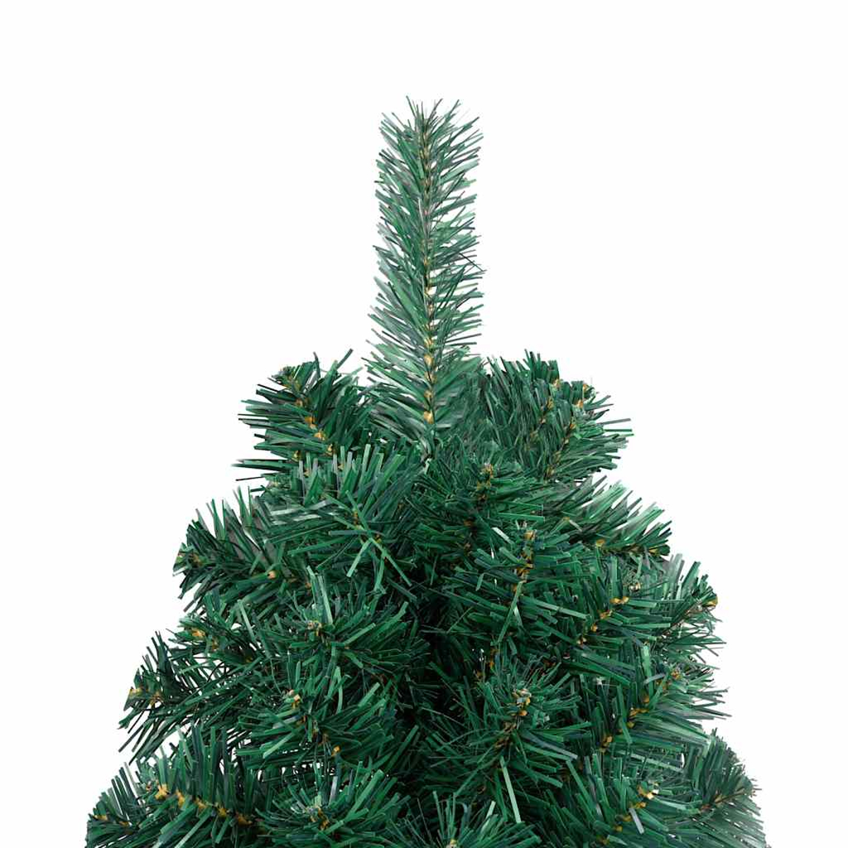 Nahaufnahme grüner Weihnachtsbaumzweige, isoliert auf weißem Hintergrund.