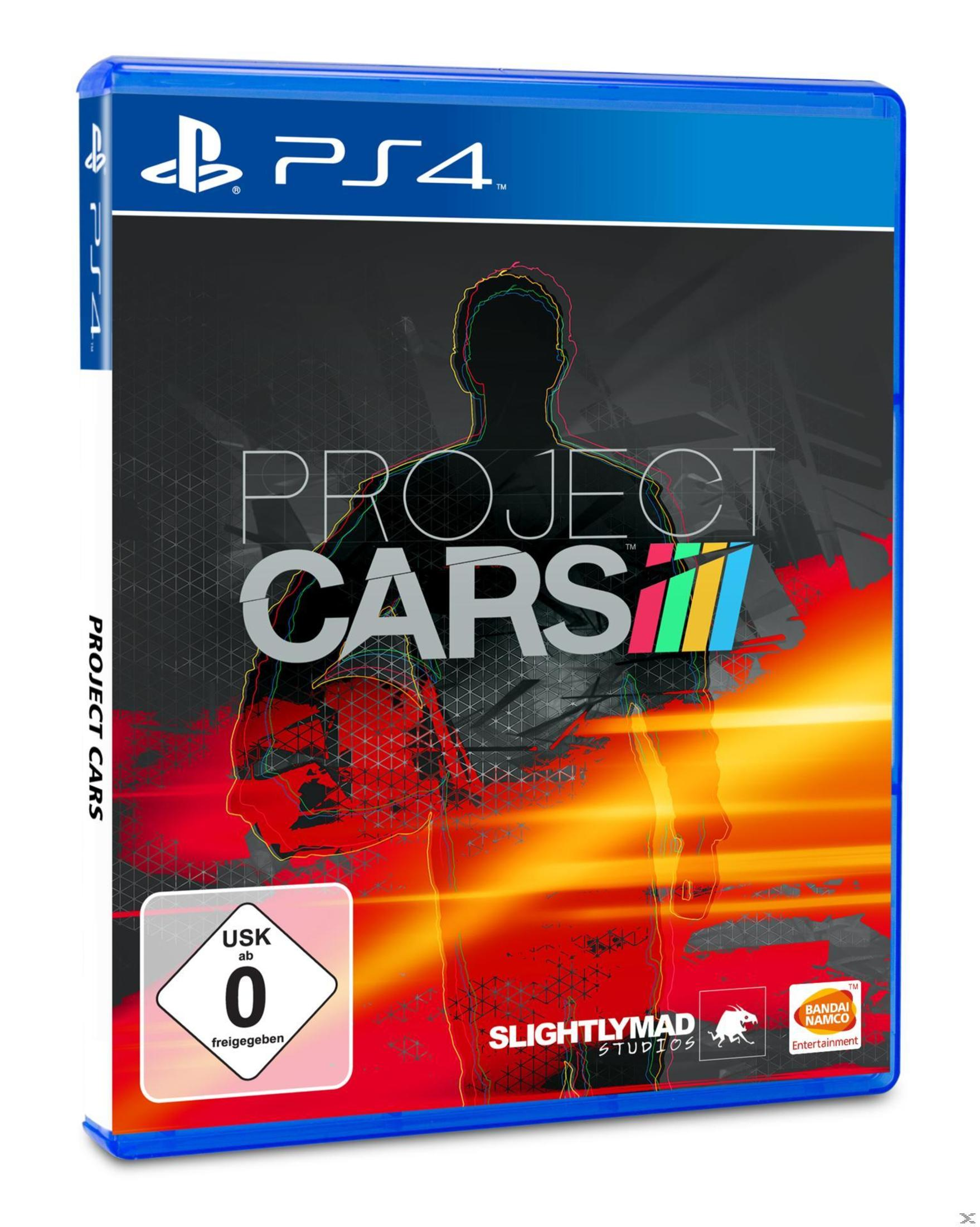 Project Cars 2 Spielcover mit einer Silhouette eines Fahrers und rotem Hintergrund. Das Spiel ist für PS4. Mit Logo.