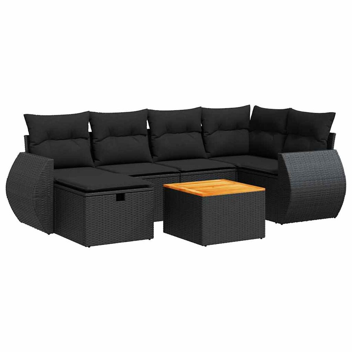 Set divano in vimini nero con cuscini neri e un tavolo in legno.