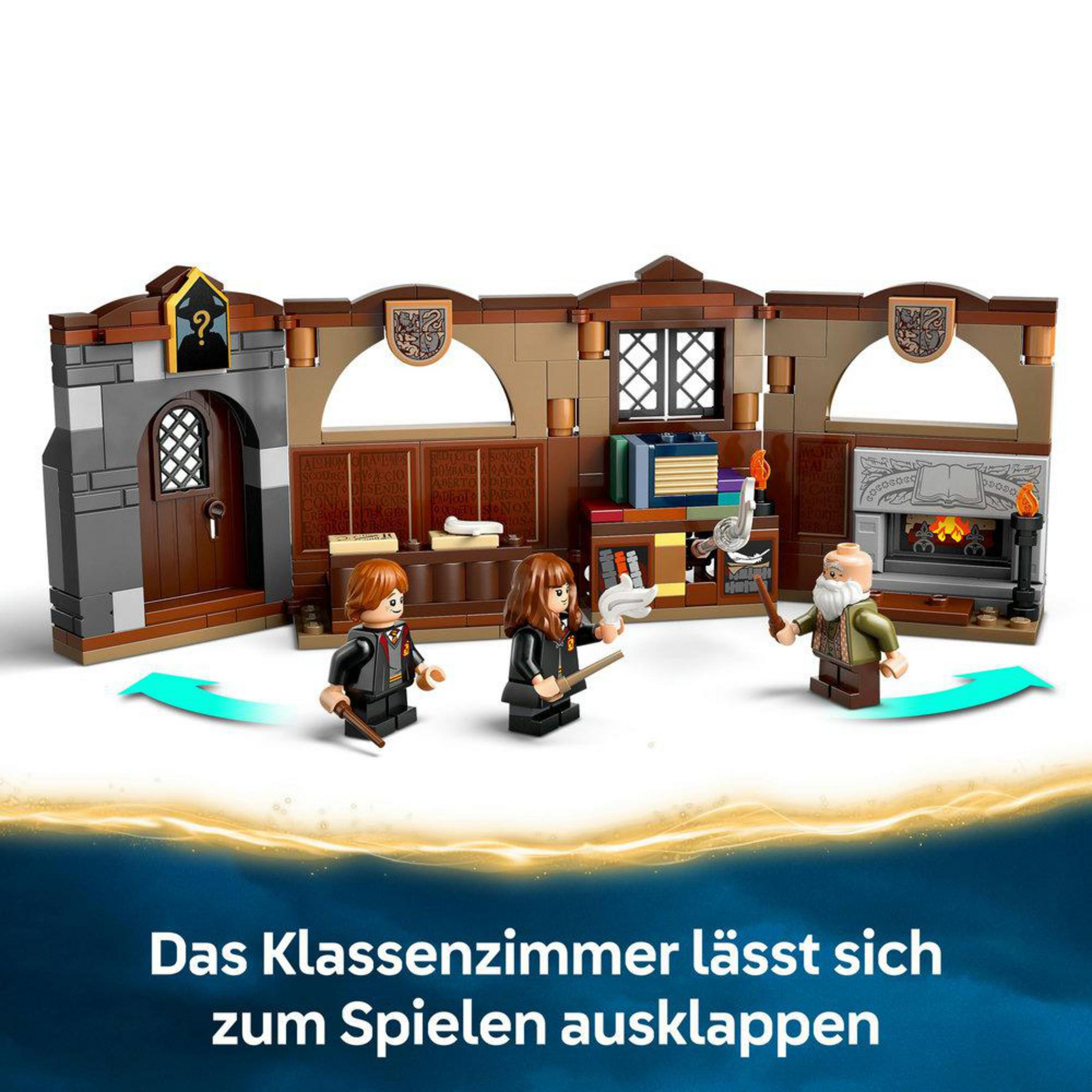 Zestaw Lego Harry Potter z klasą z figurkami Rona, Hermiony i starszego mężczyzny.